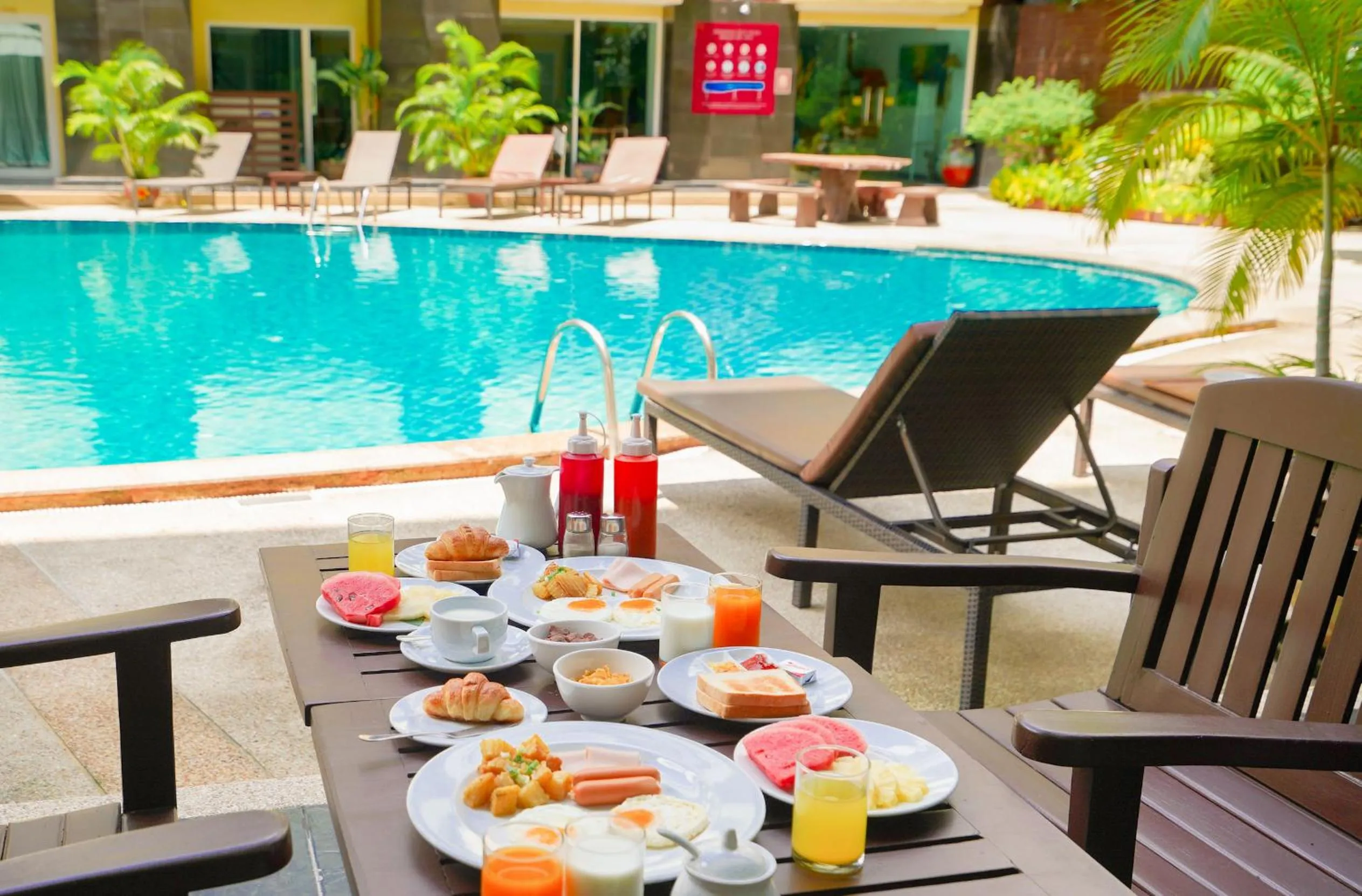 Pool view in Baron Beach Hotel