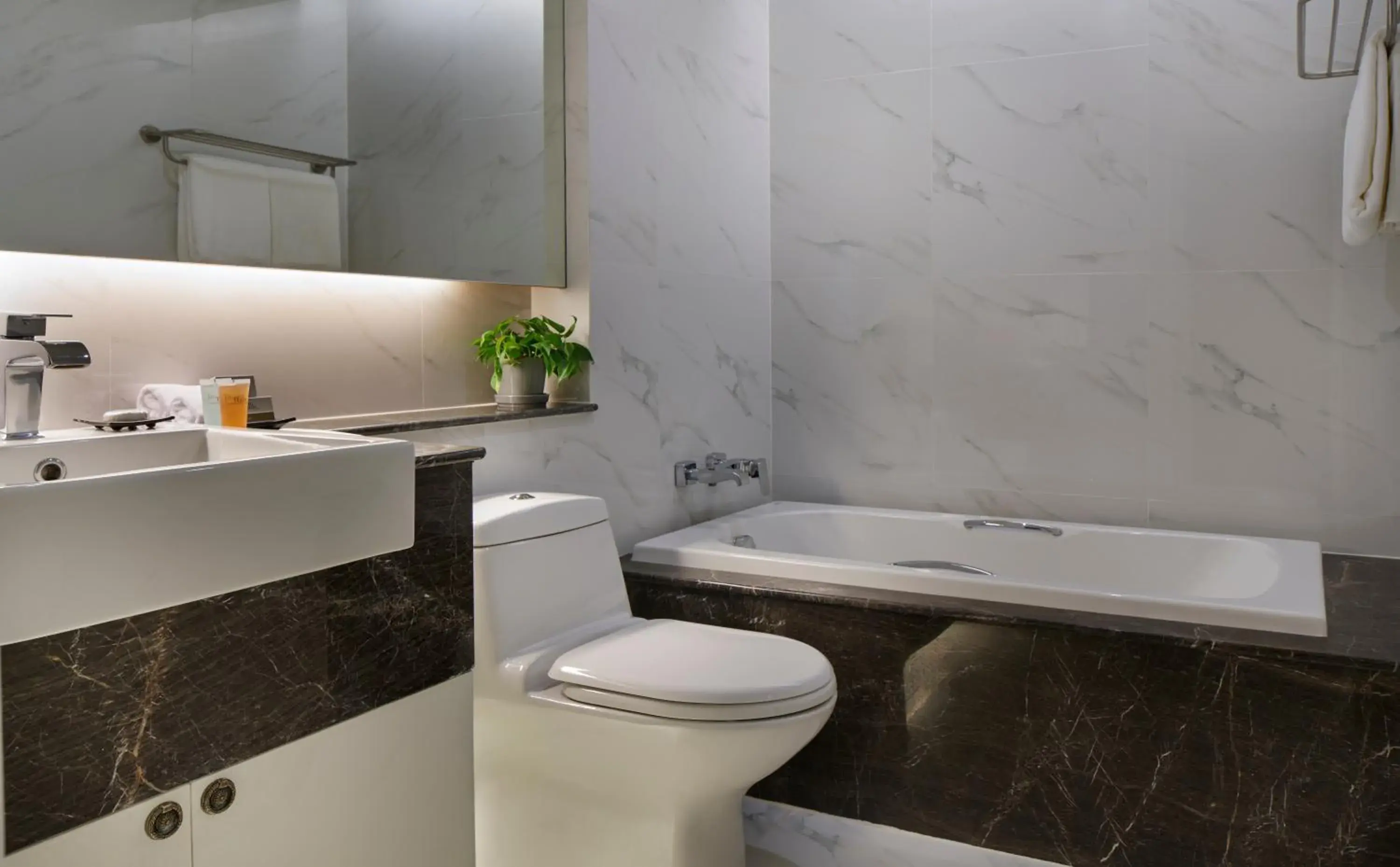 One-Bedroom Platinum Suite in Bliston Suwan Park View One-Bedroom Platinum Suite in Bliston Suwan Park View