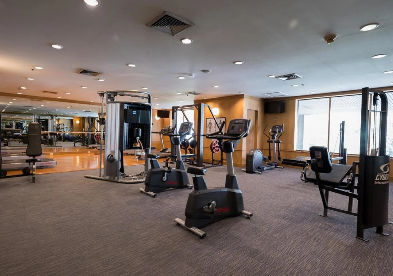 Fitness centre/facilities in Bliston Suwan Park View