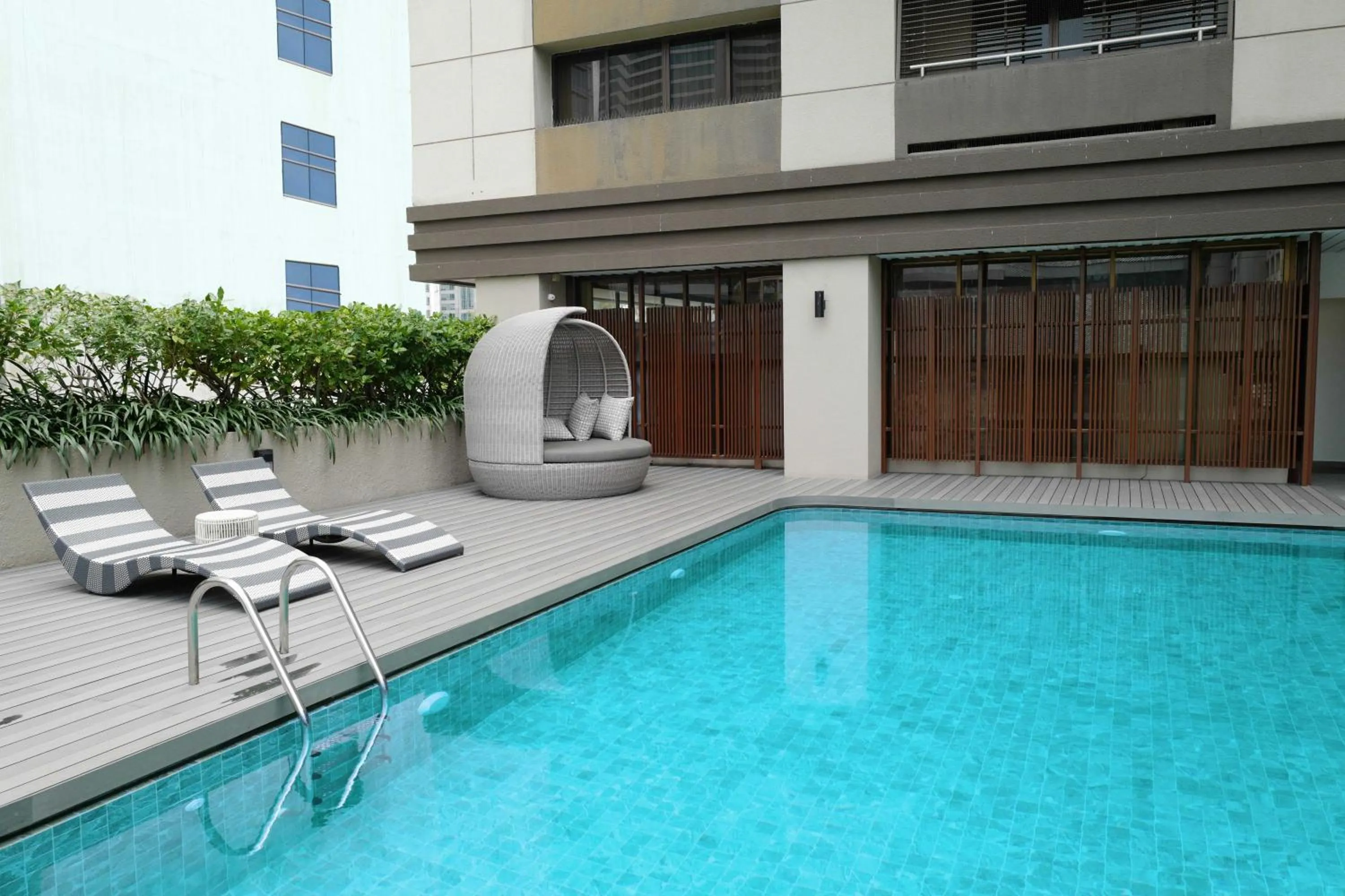 Swimming pool in Bliston Suwan Park View