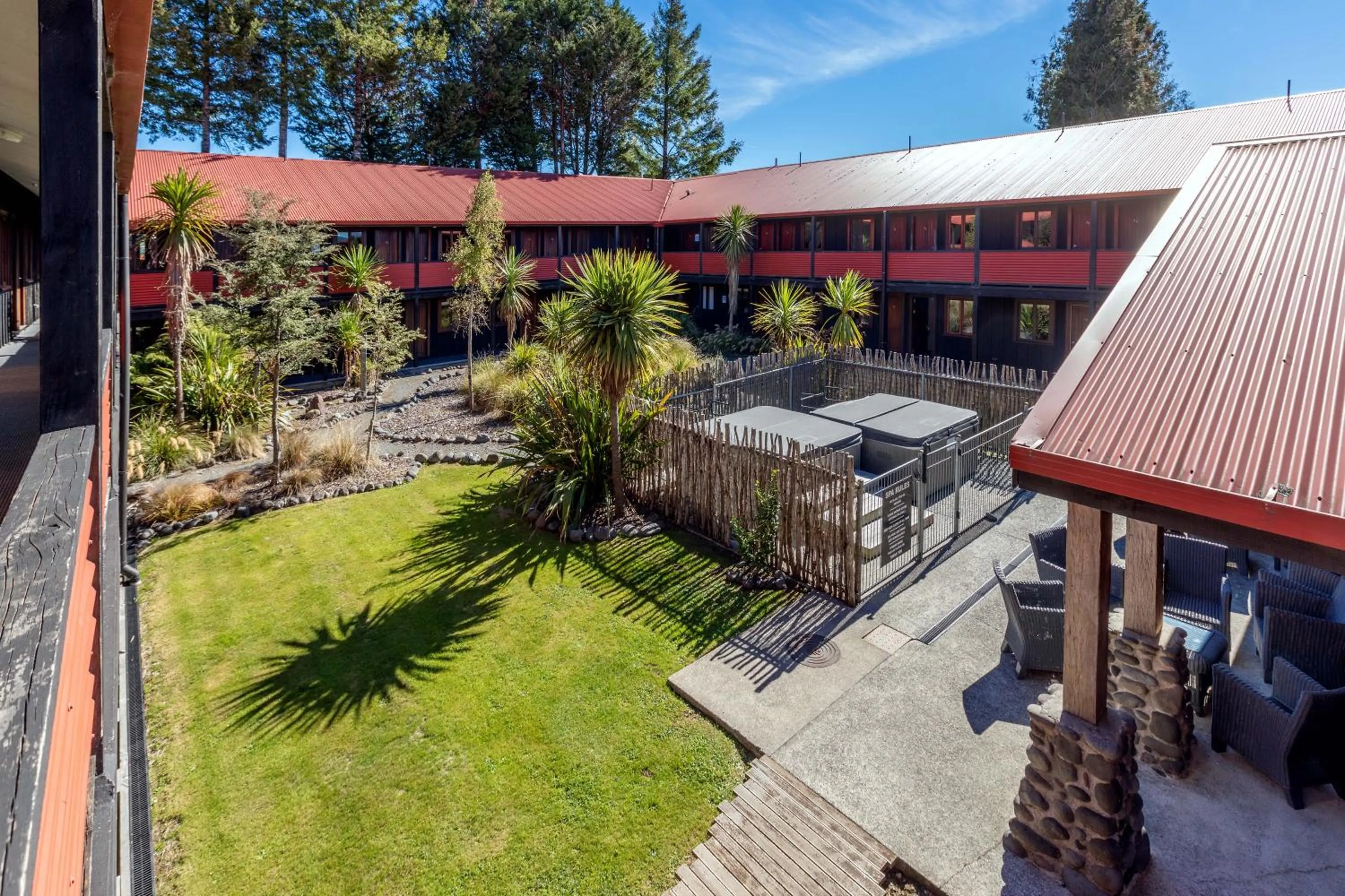 Hot Tub in The Park Hotel Ruapehu
