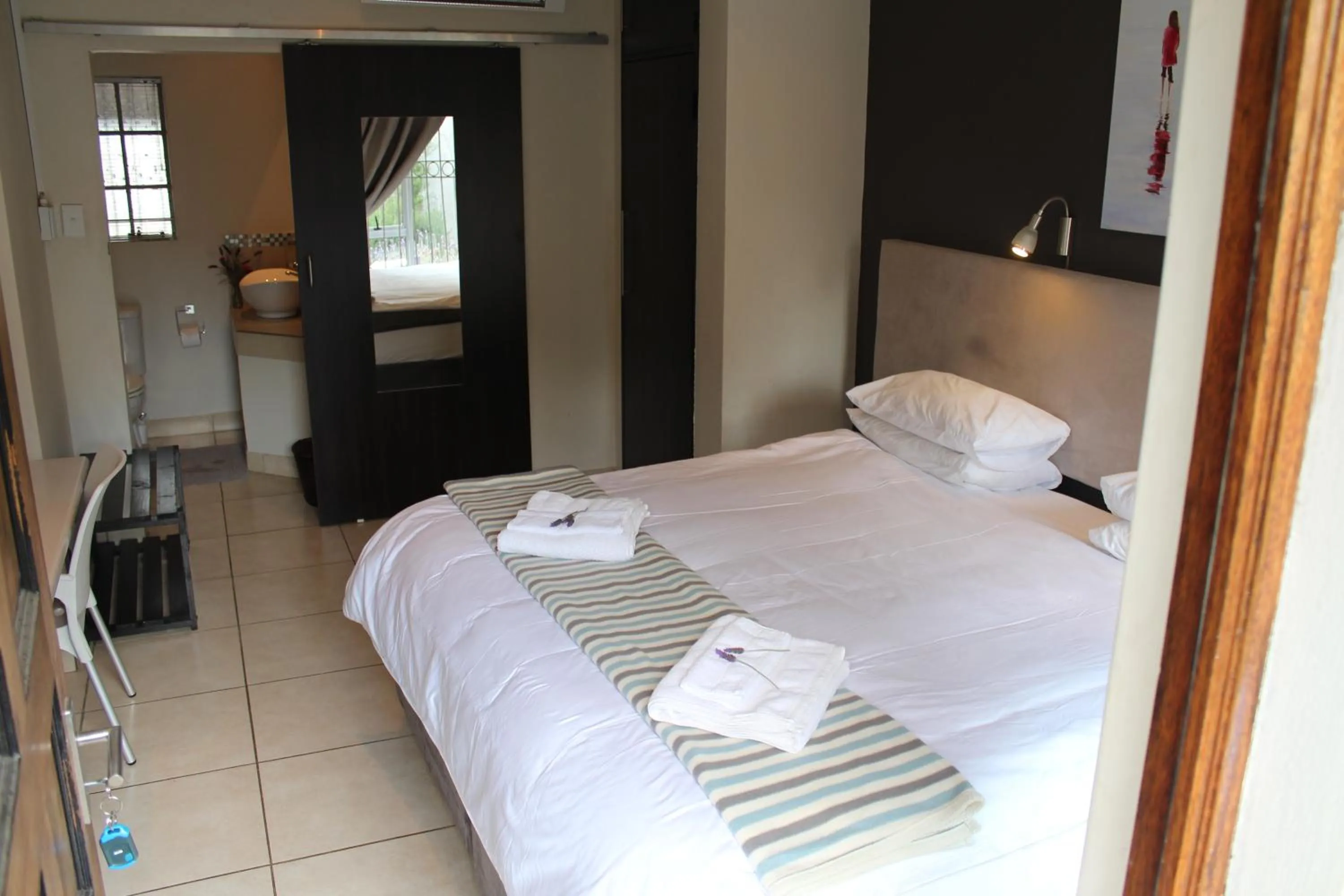 Photo of the whole room, Bed in 3 Liebeloft Guest House