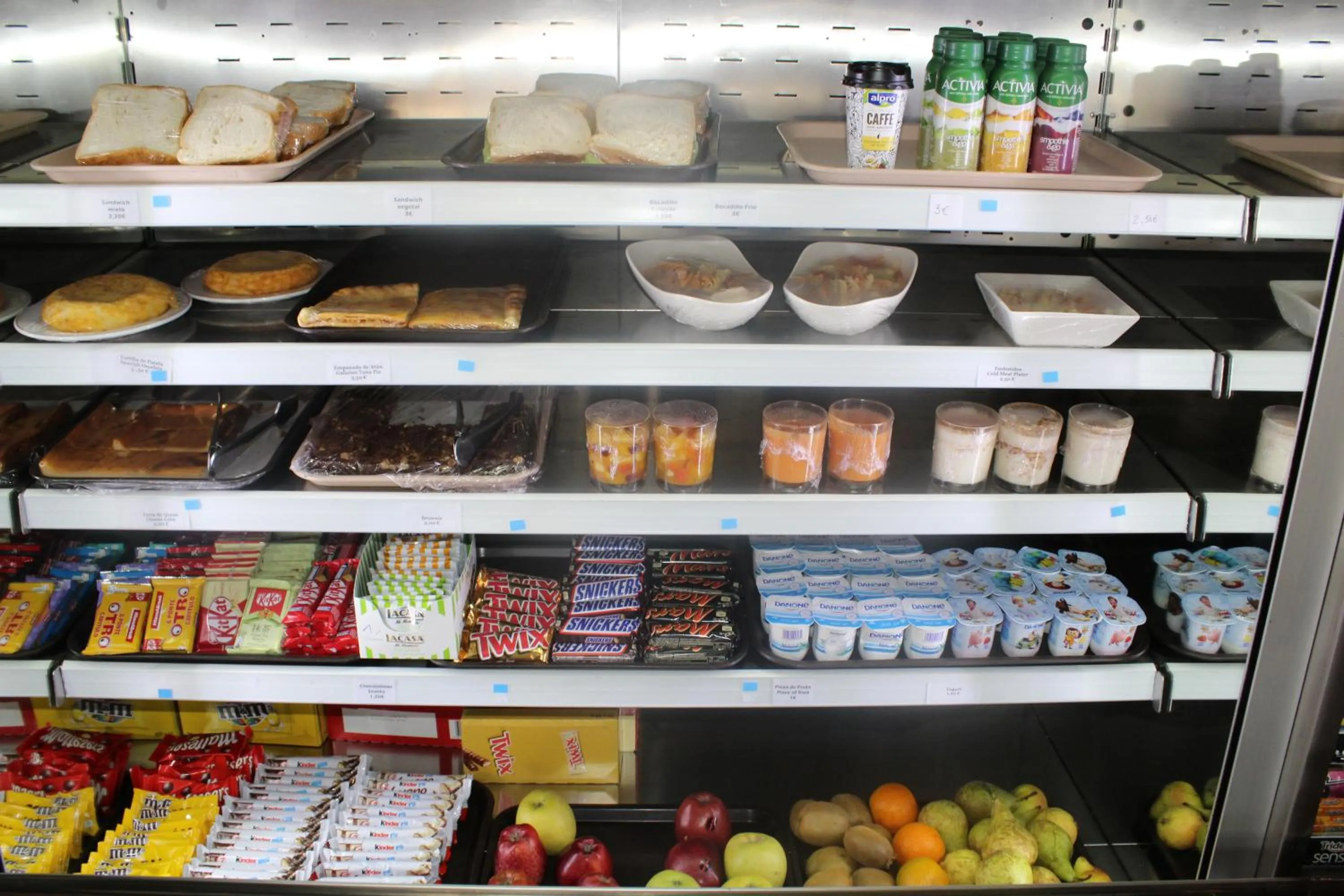 Food and drinks in Hotel Amenal