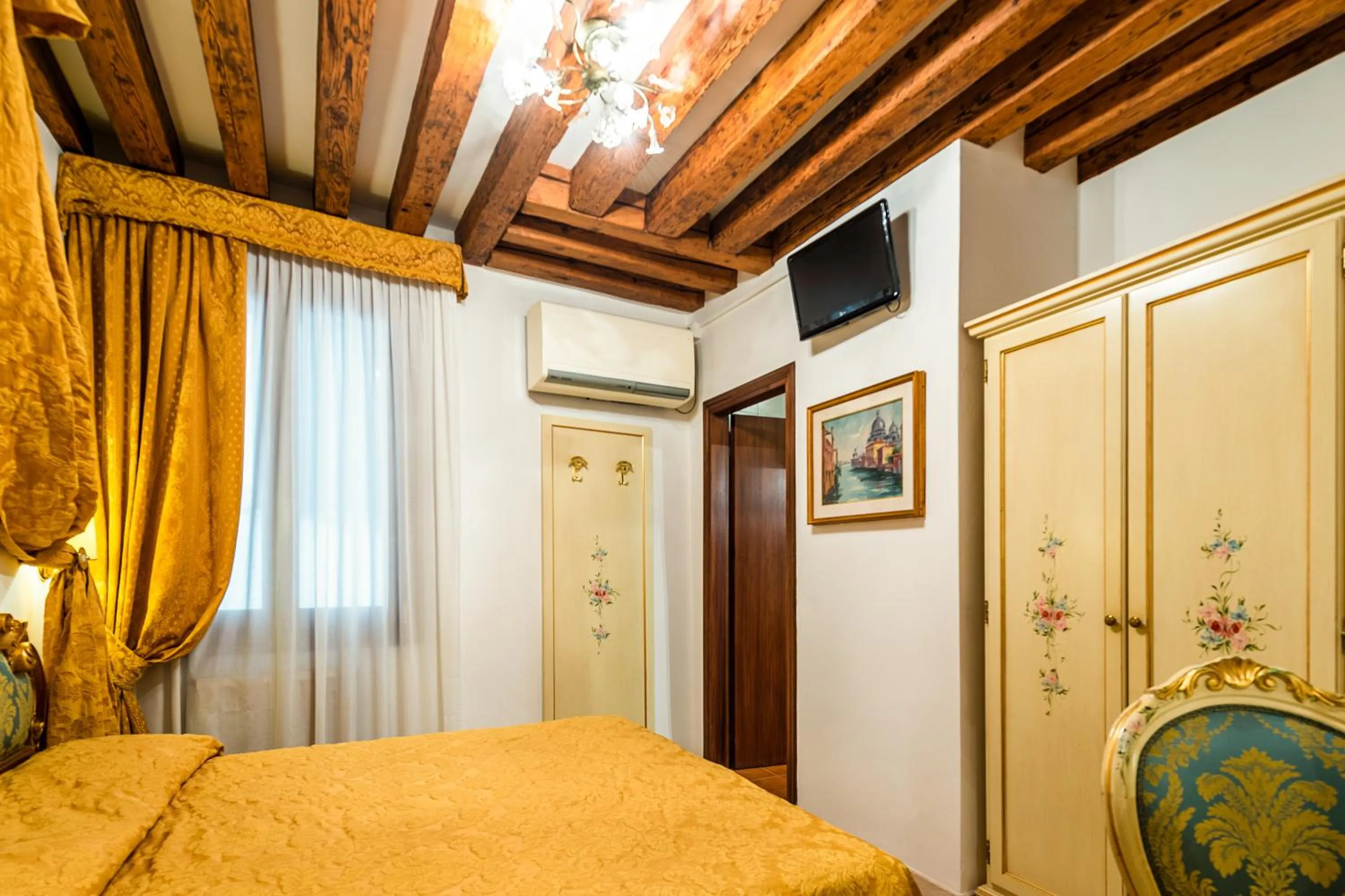 Bedroom, Bed in Hotel Al Vagon