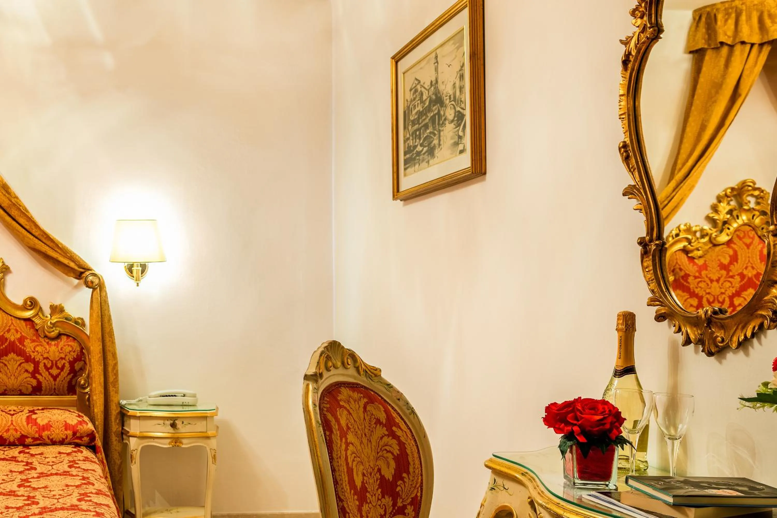 Decorative detail in Hotel Al Vagon