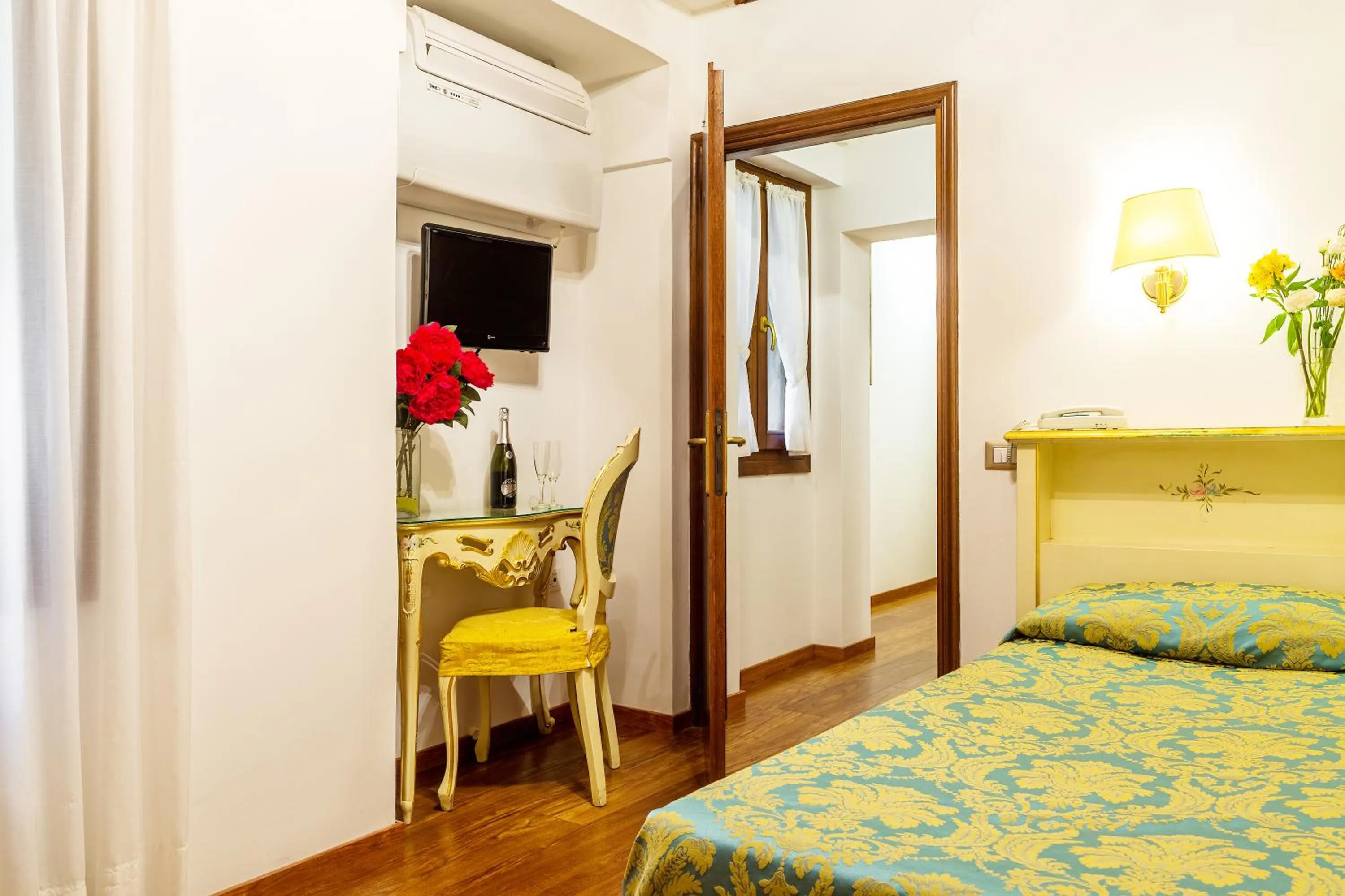 Bedroom, Bed in Hotel Al Vagon