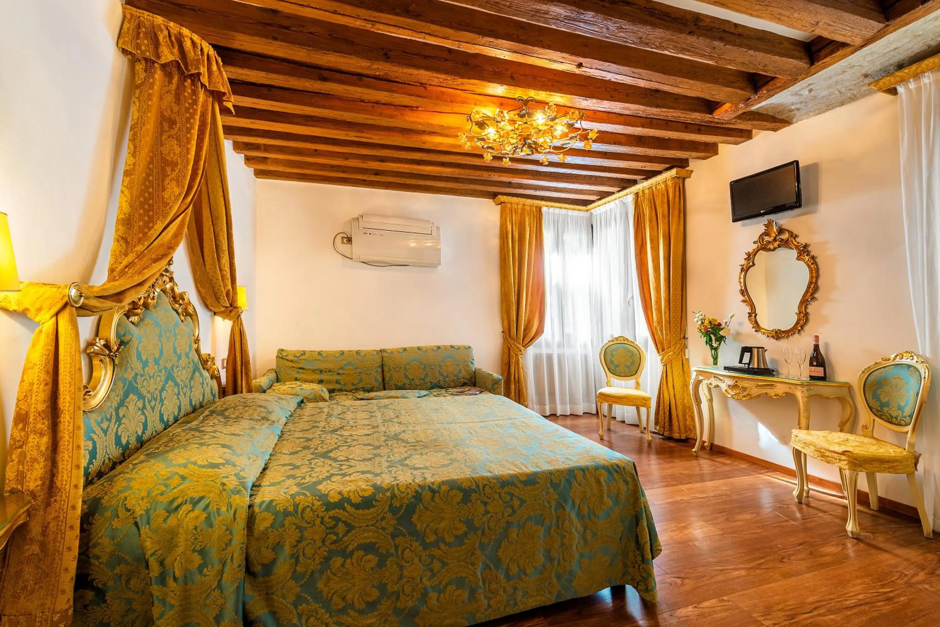 Photo of the whole room, Bed in Hotel Al Vagon