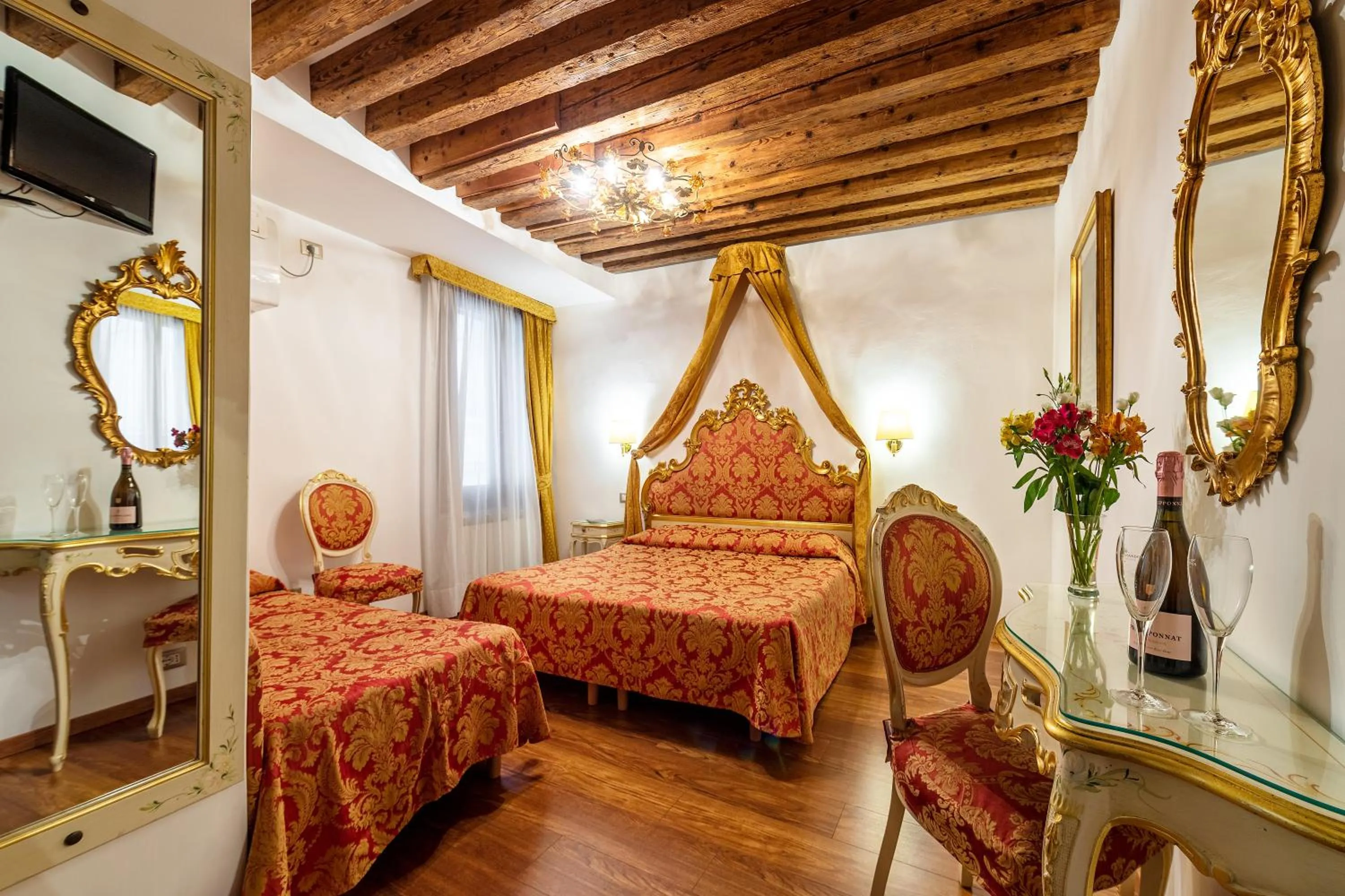 Photo of the whole room, Bed in Hotel Al Vagon