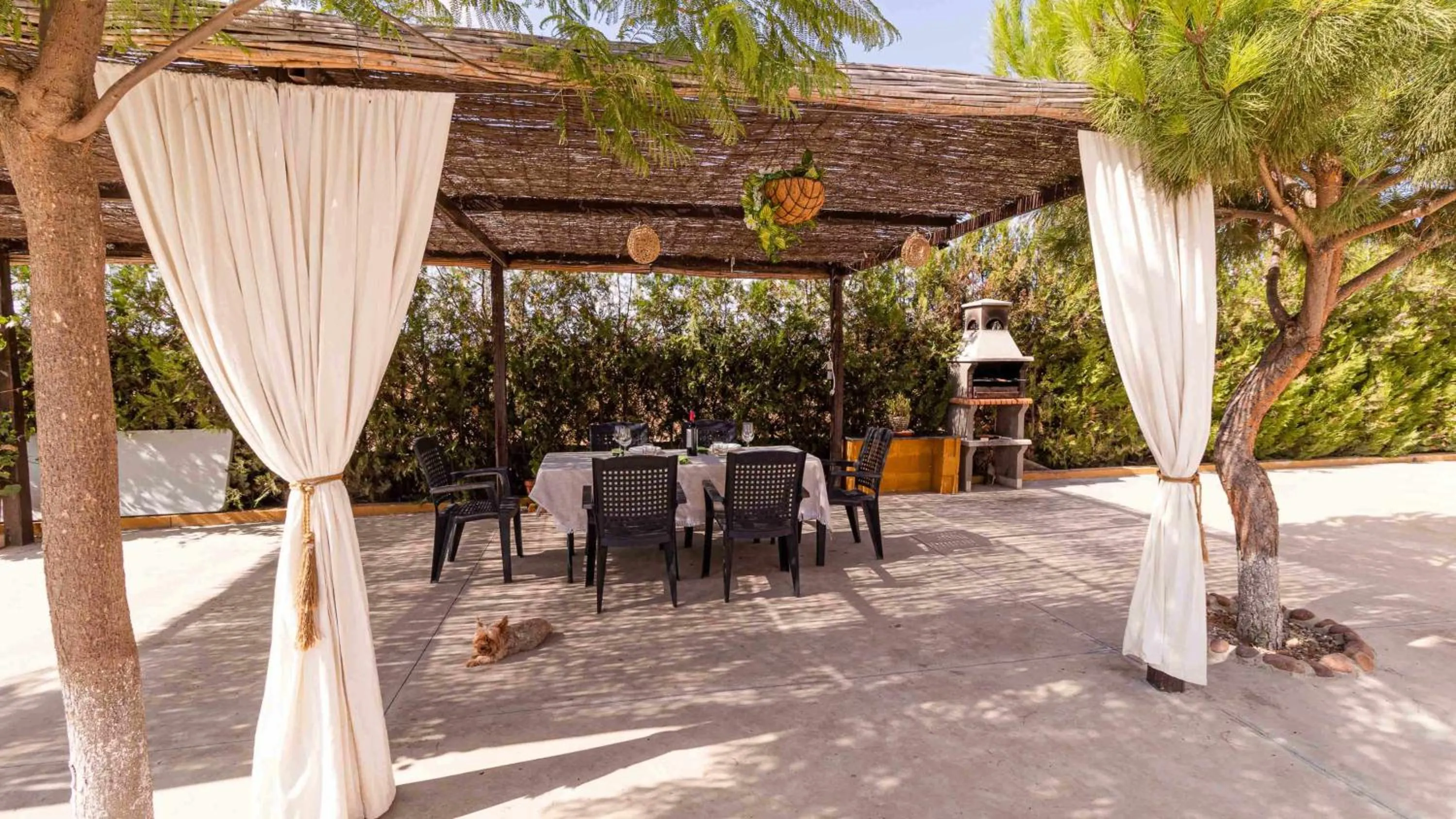 BBQ facilities in Casa Rural Villa Lucrecia