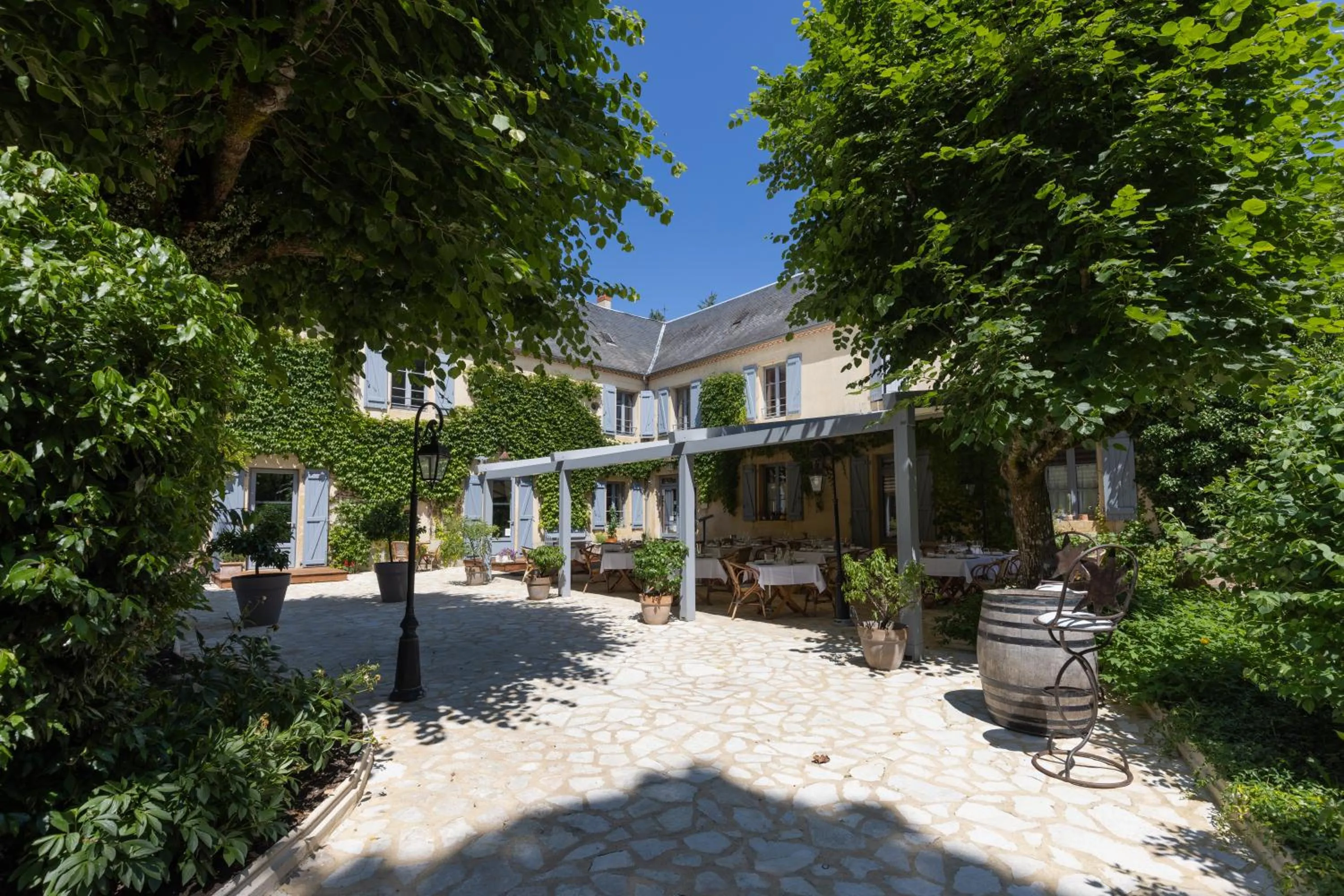 Property building in Le Moulin de Mitou