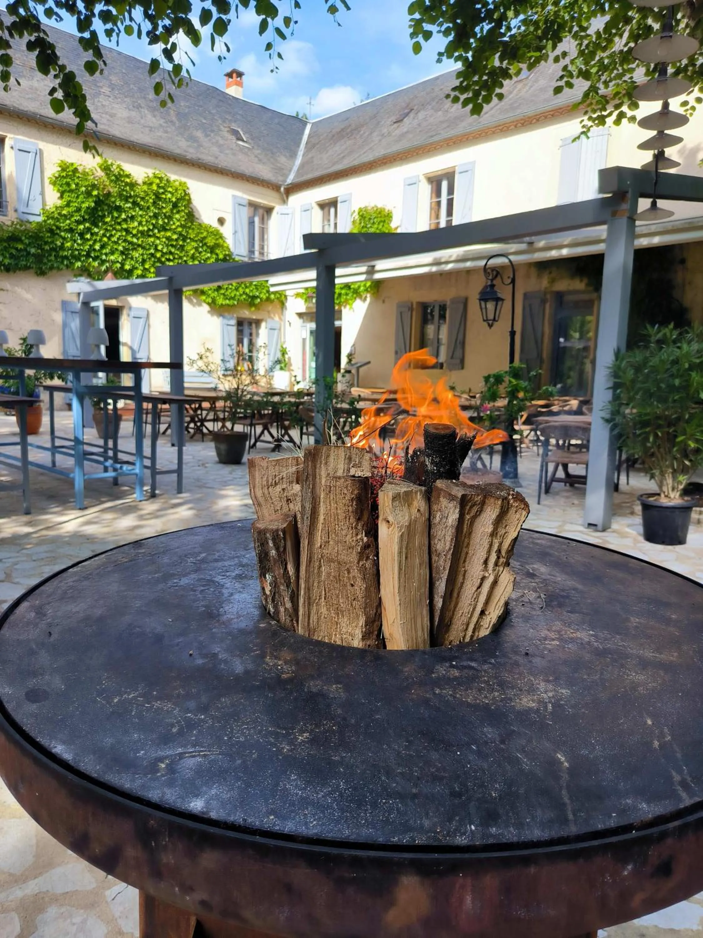 BBQ facilities in Le Moulin de Mitou