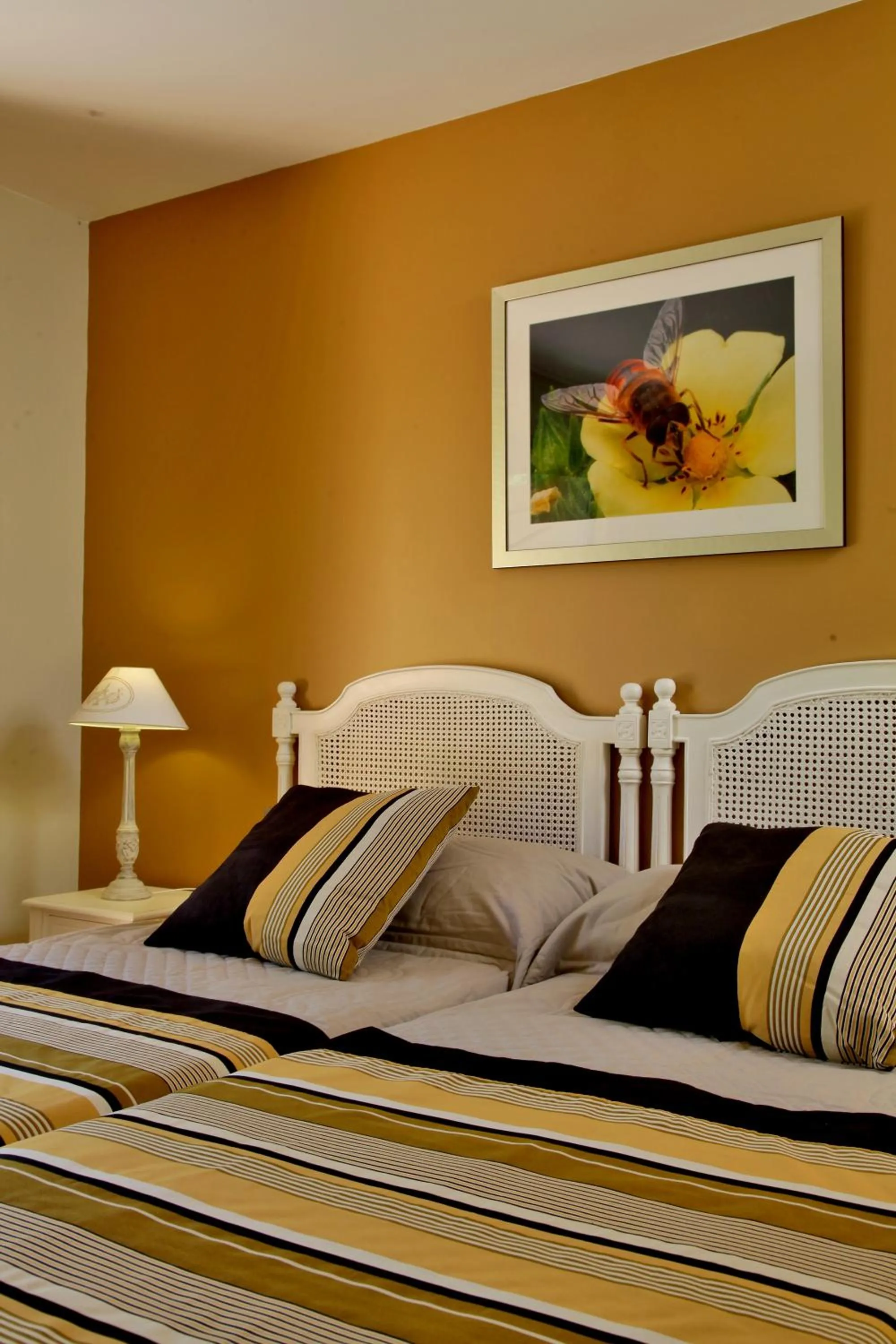 Photo of the whole room, Bed in Le Moulin de Mitou