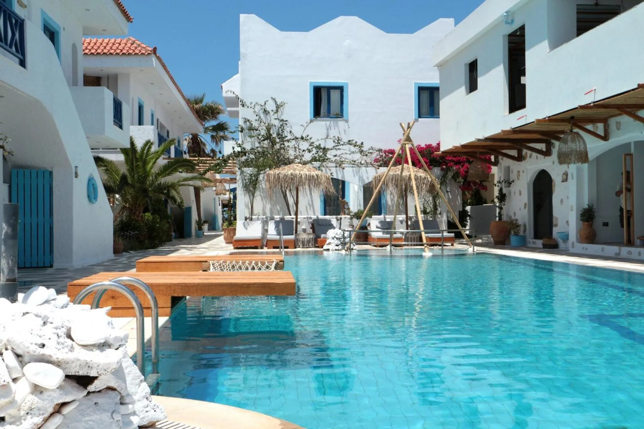 Property building in OV Suites "by Checkin"