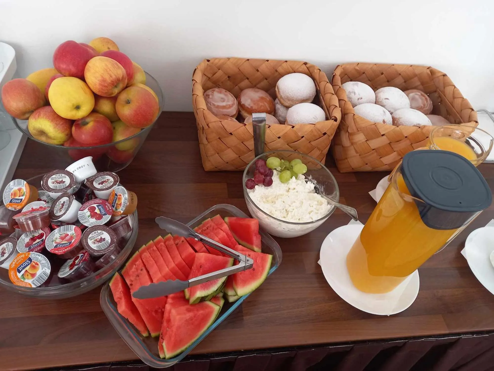 Breakfast in RAMZES-pokoje z balkonami,parking,Blisko do plaży Ustka