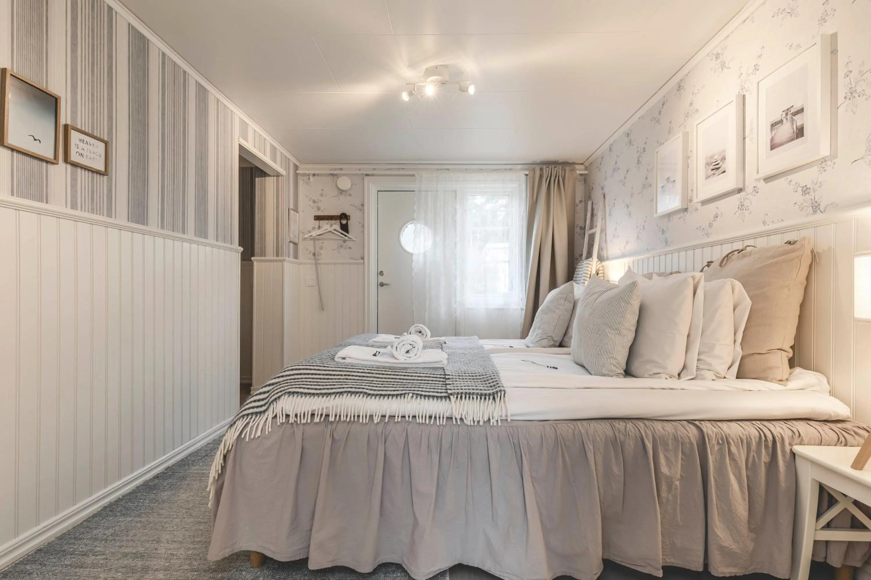 Bed in Naya Retreat & Hotell