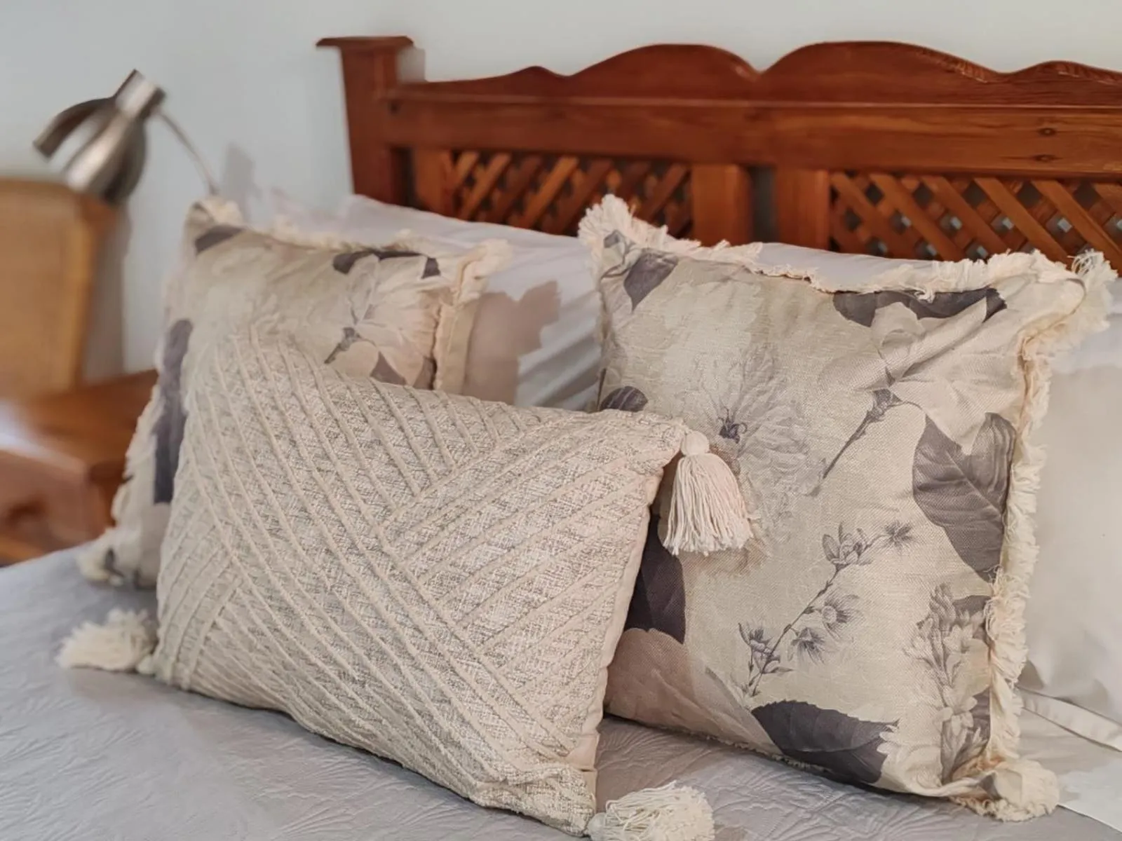 Double or Twin Room with Bathroom - single occupancy in LA Guesthouse