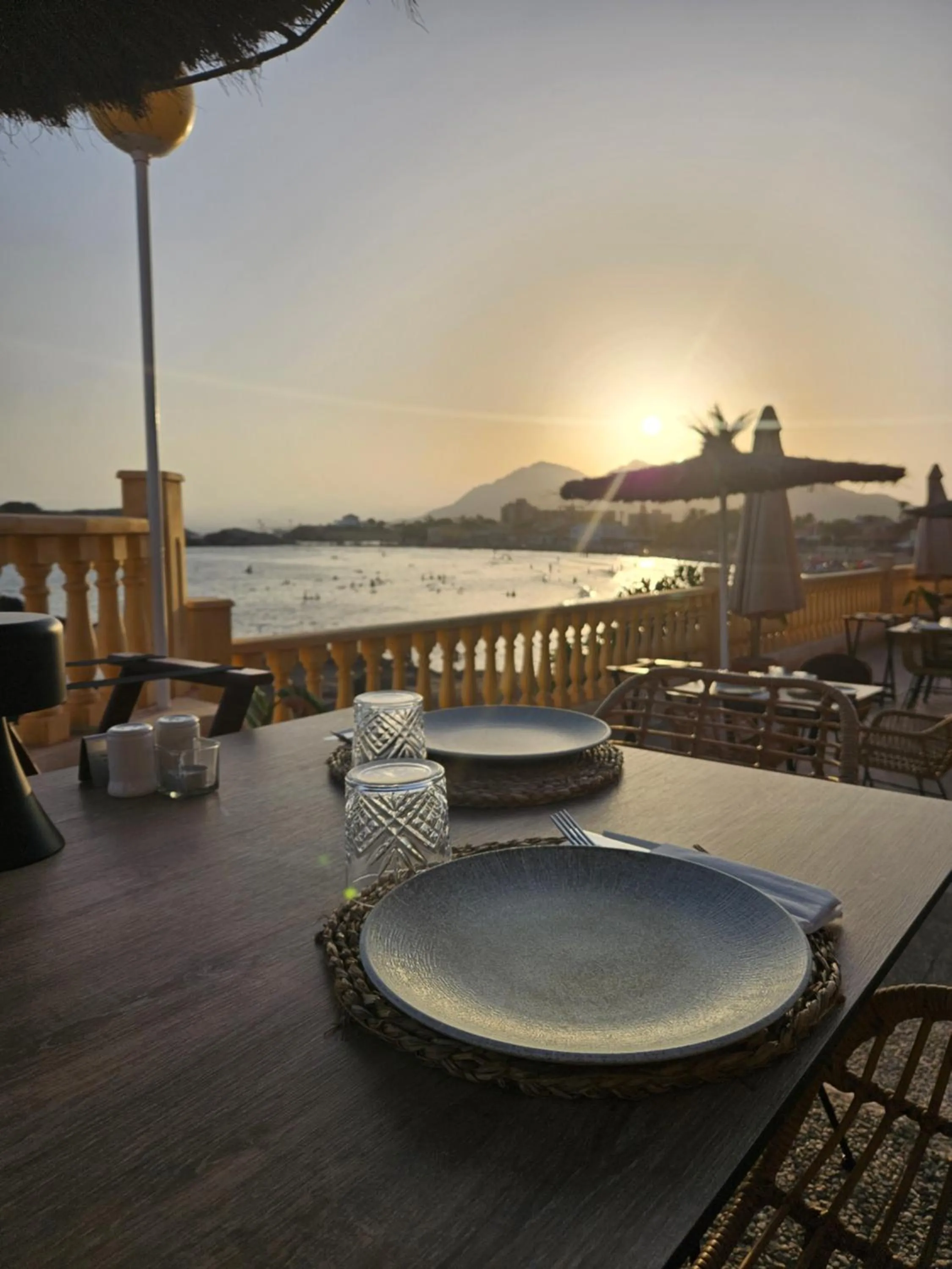 Restaurant/places to eat in Bahía - 30º hotels