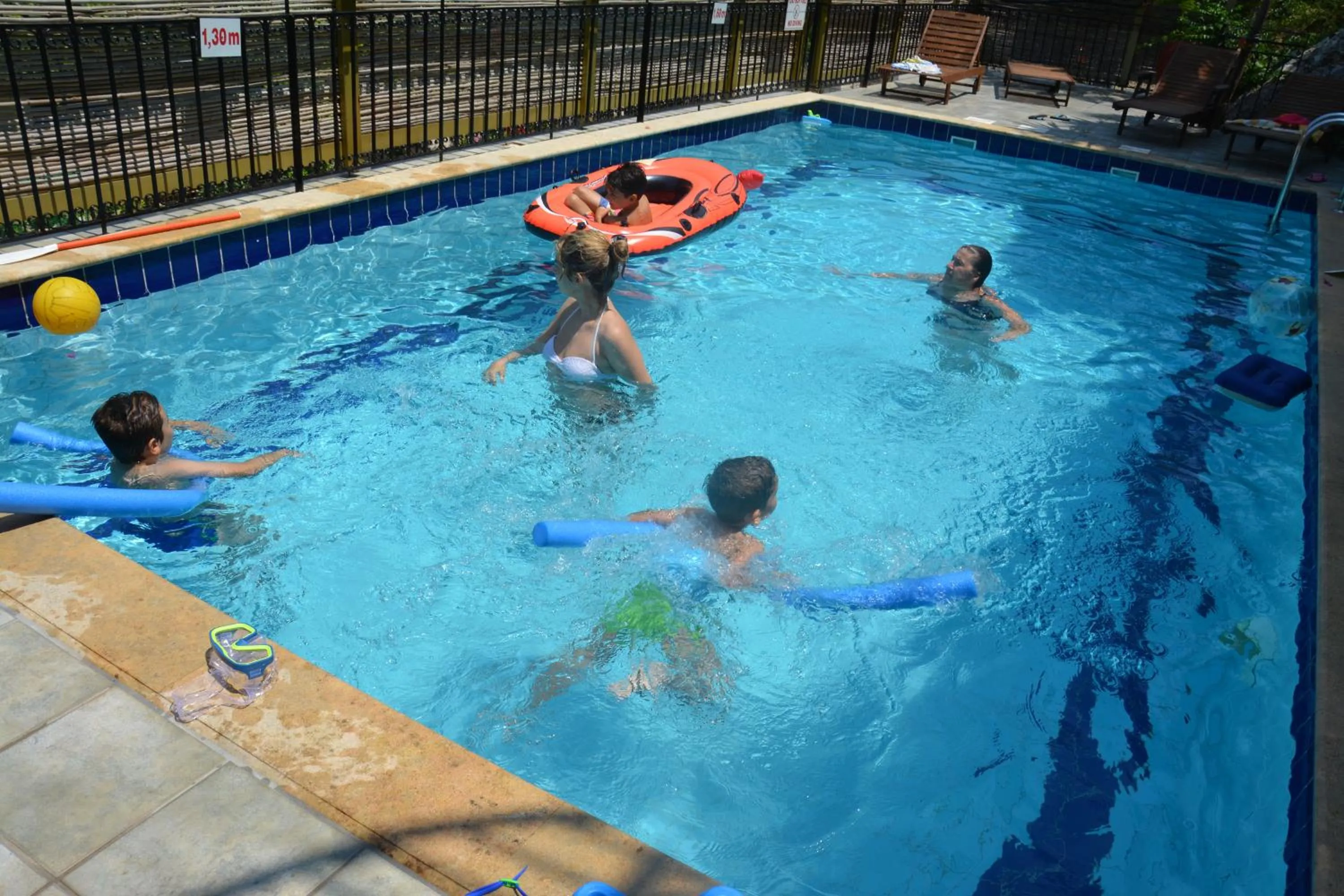 Swimming pool in Aristotelis Apartments
