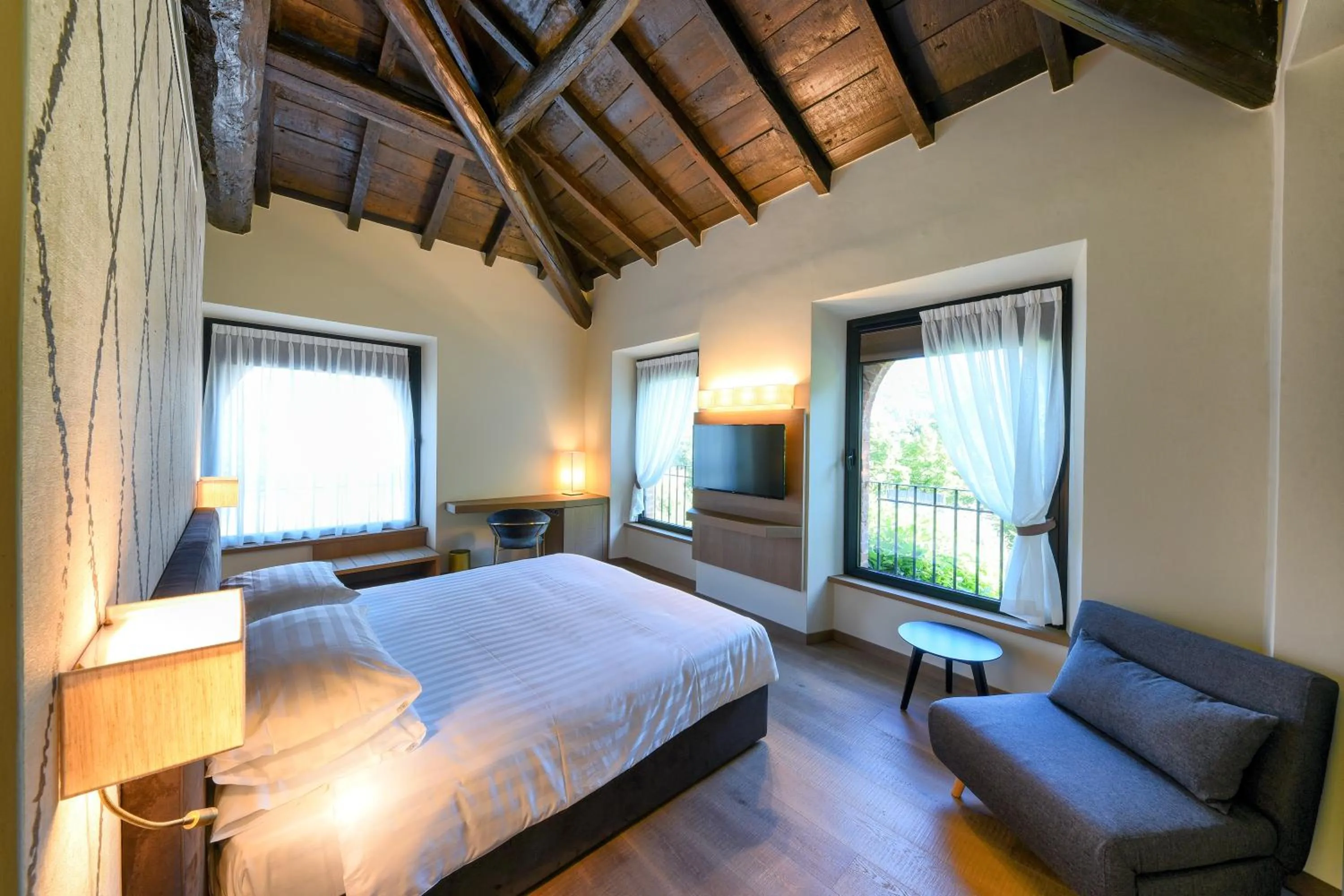 Bedroom, Bed in Relais & Spa Castello di Casiglio