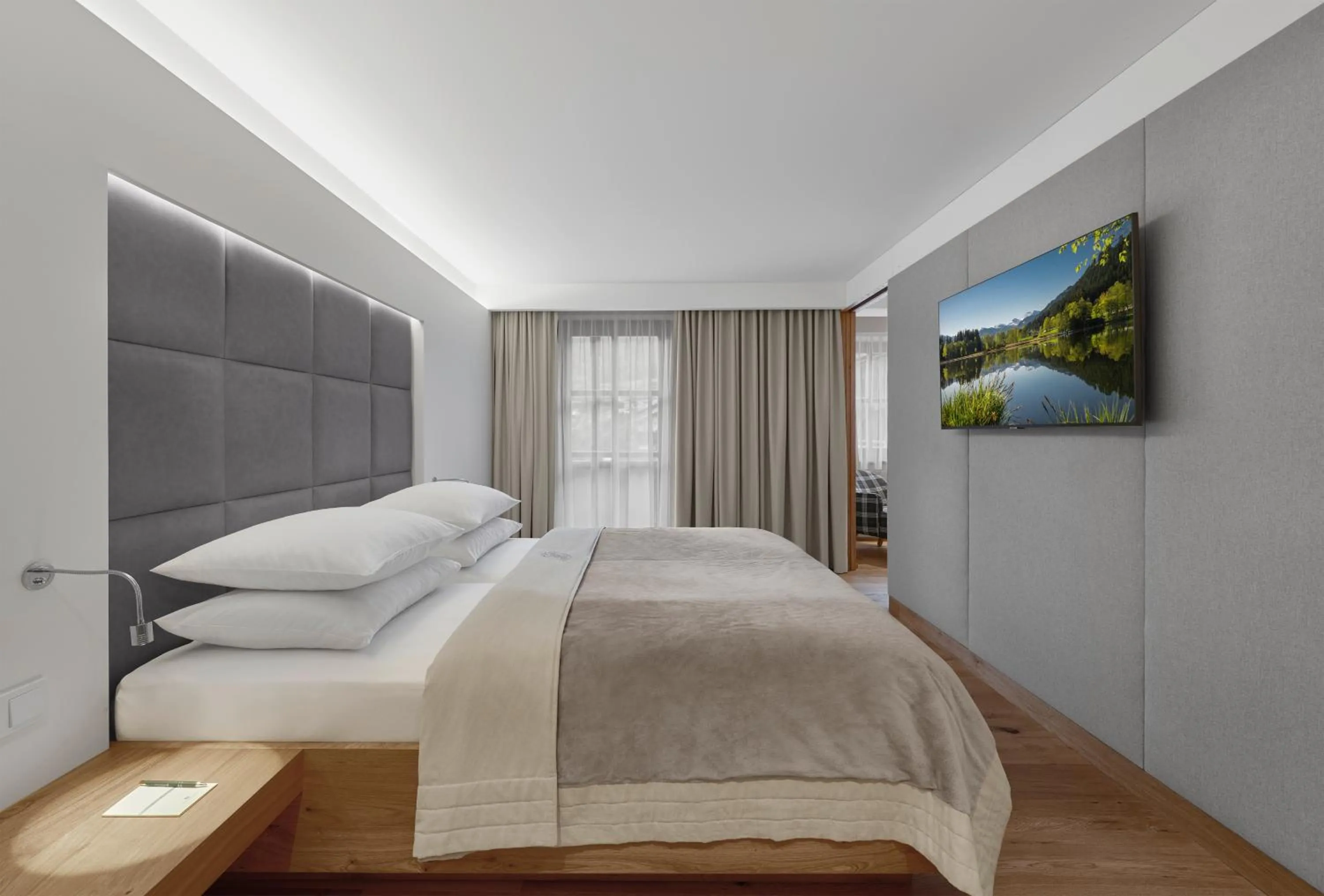 Photo of the whole room, Bed in Schwarzer Adler Kitzbühel - Adults Only