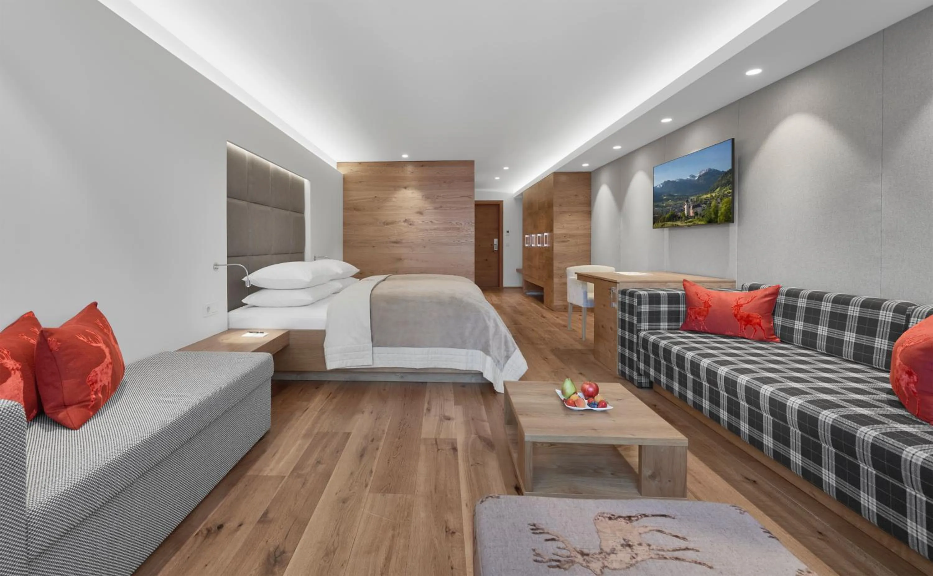 Photo of the whole room, Bed in Schwarzer Adler Kitzbühel - Adults Only