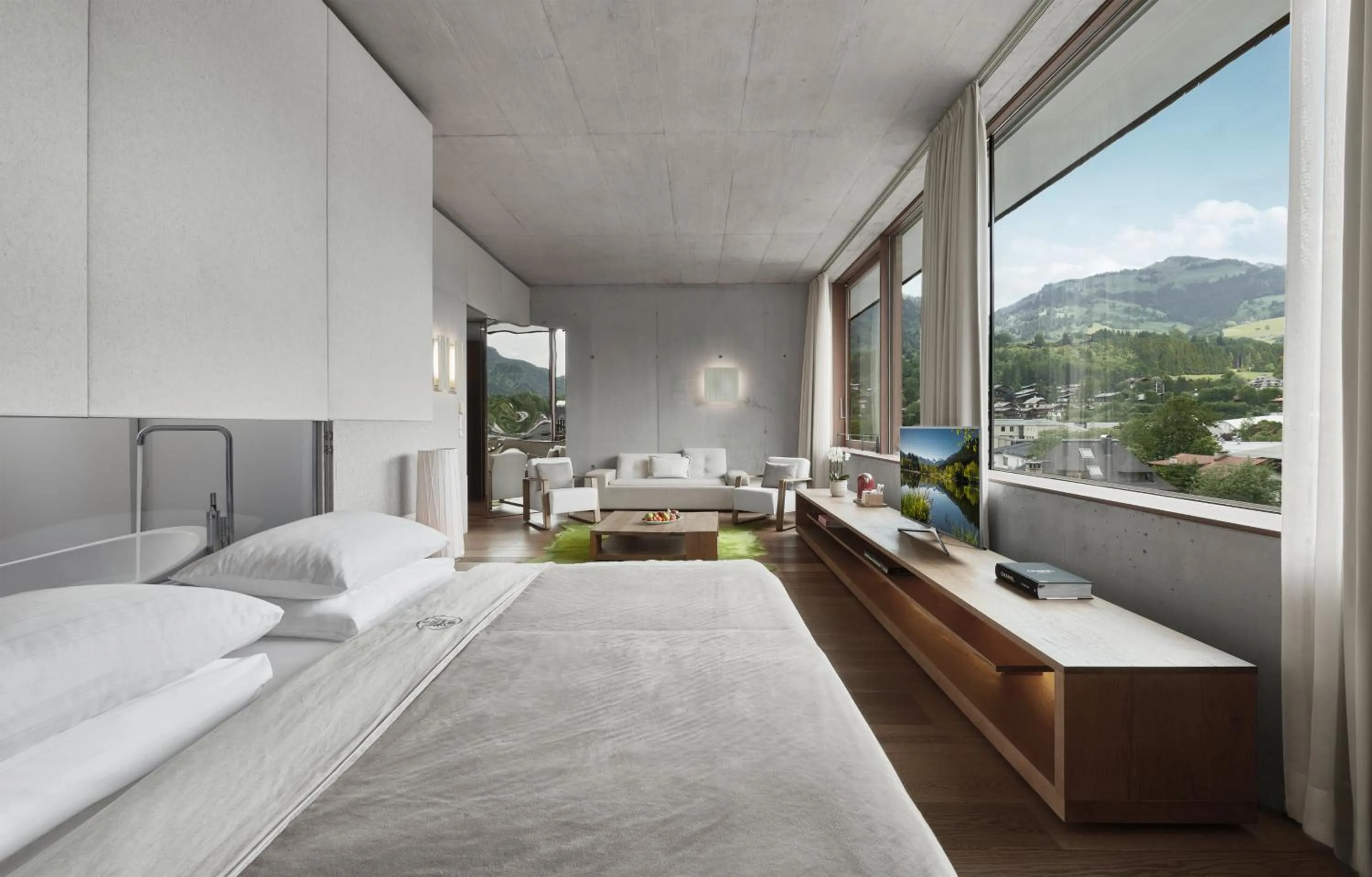 Photo of the whole room, Bed in Schwarzer Adler Kitzbühel - Adults Only