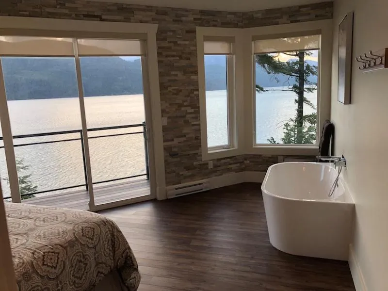 The Lodge on Harrison Lake