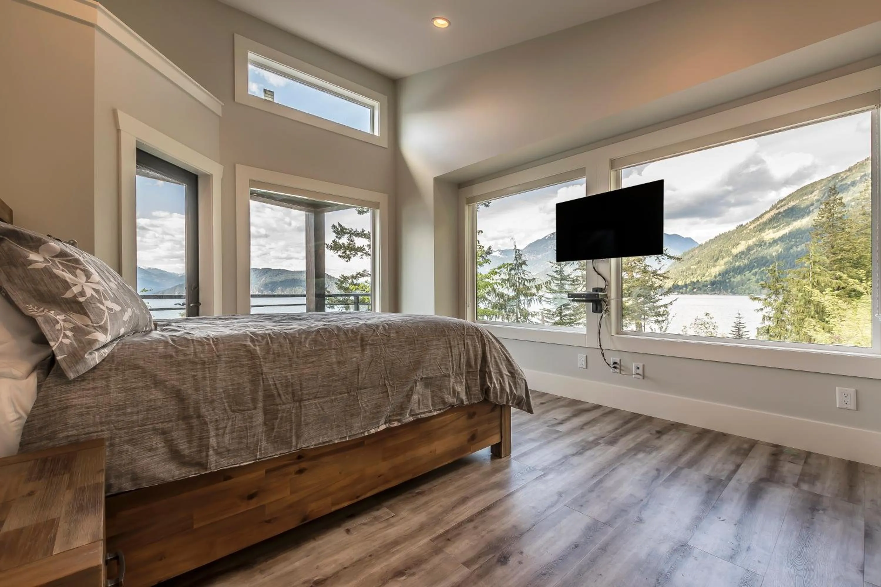 Bed in The Lodge on Harrison Lake