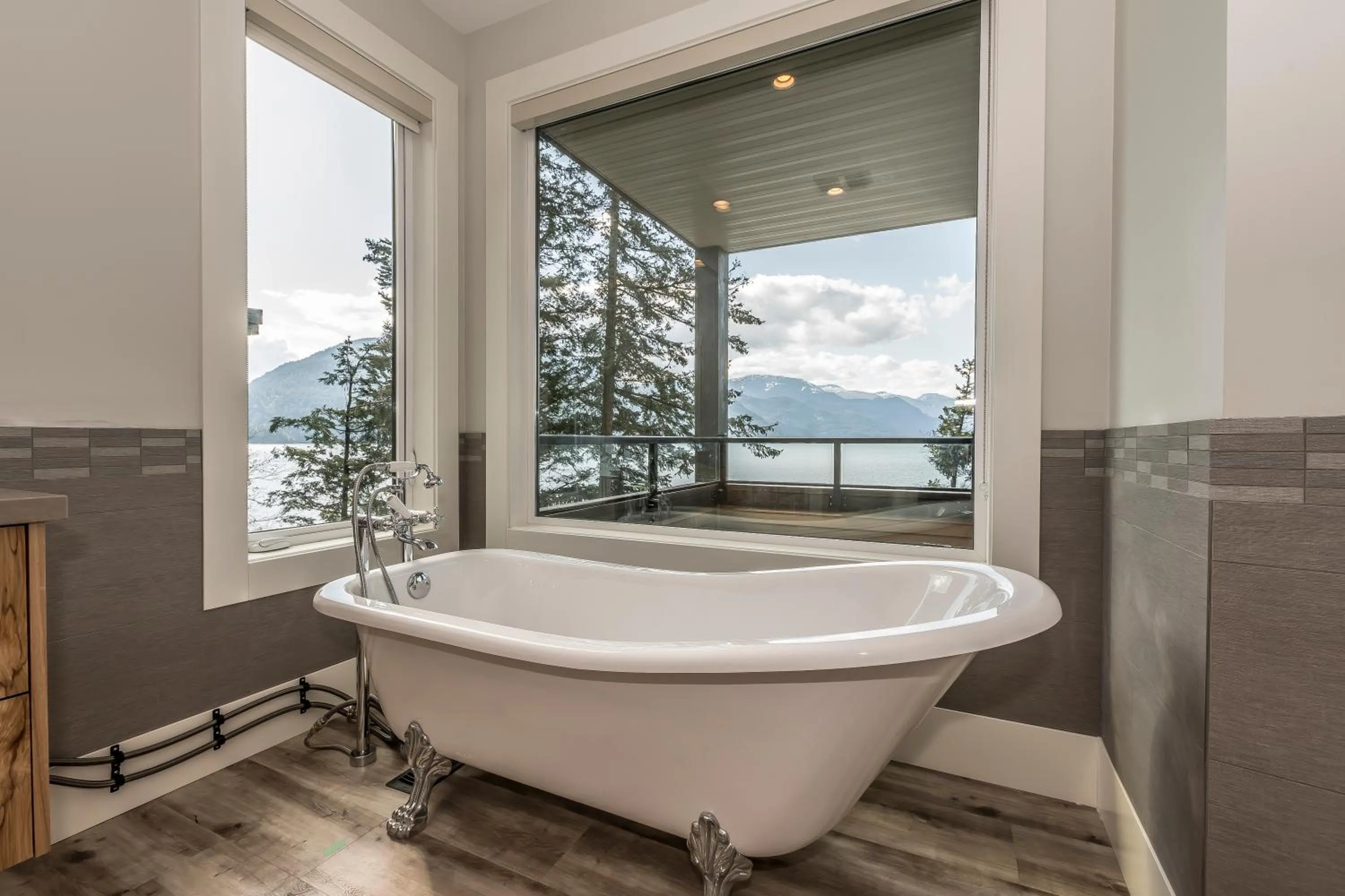 The Lodge on Harrison Lake