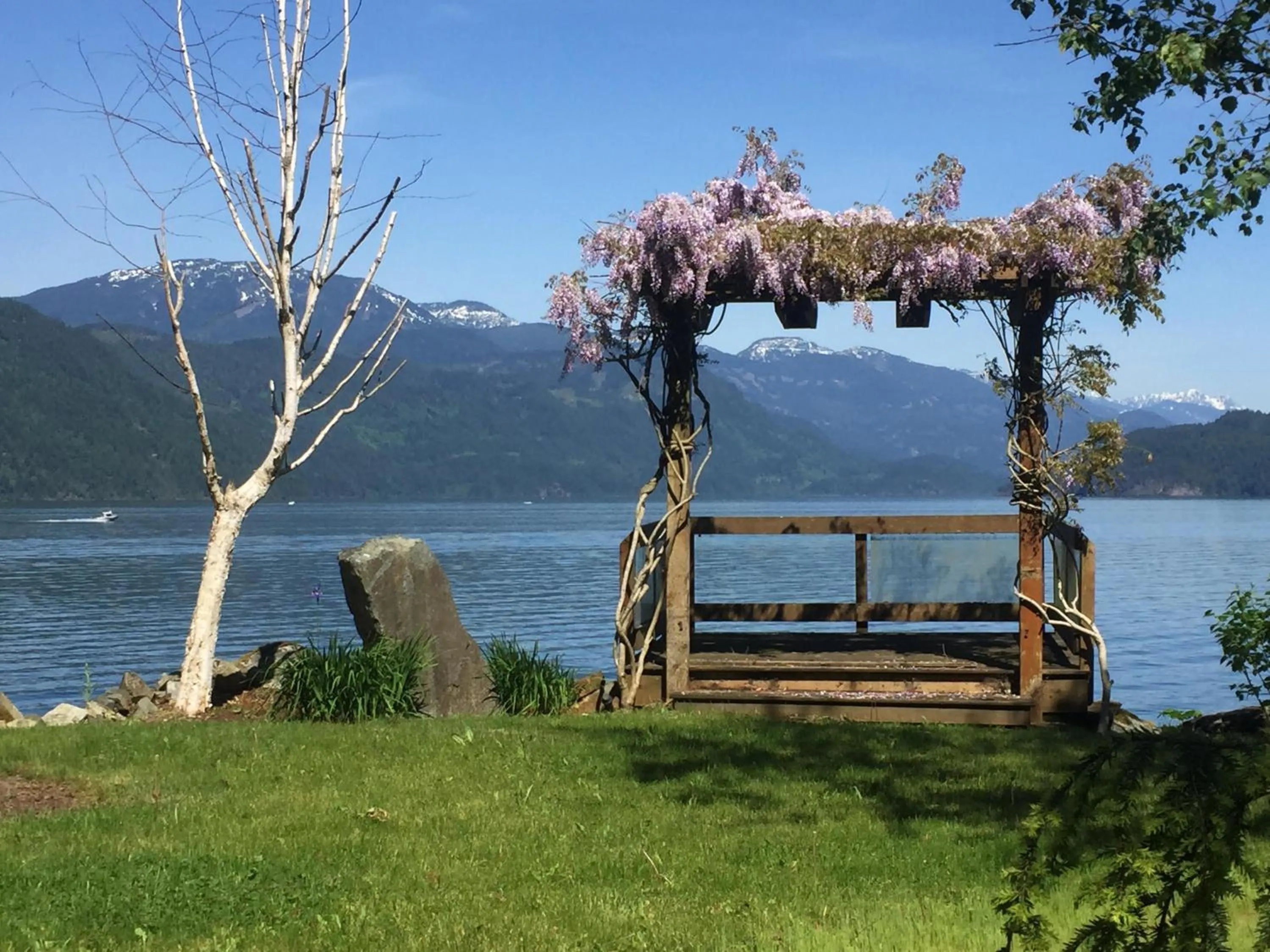 The Lodge on Harrison Lake