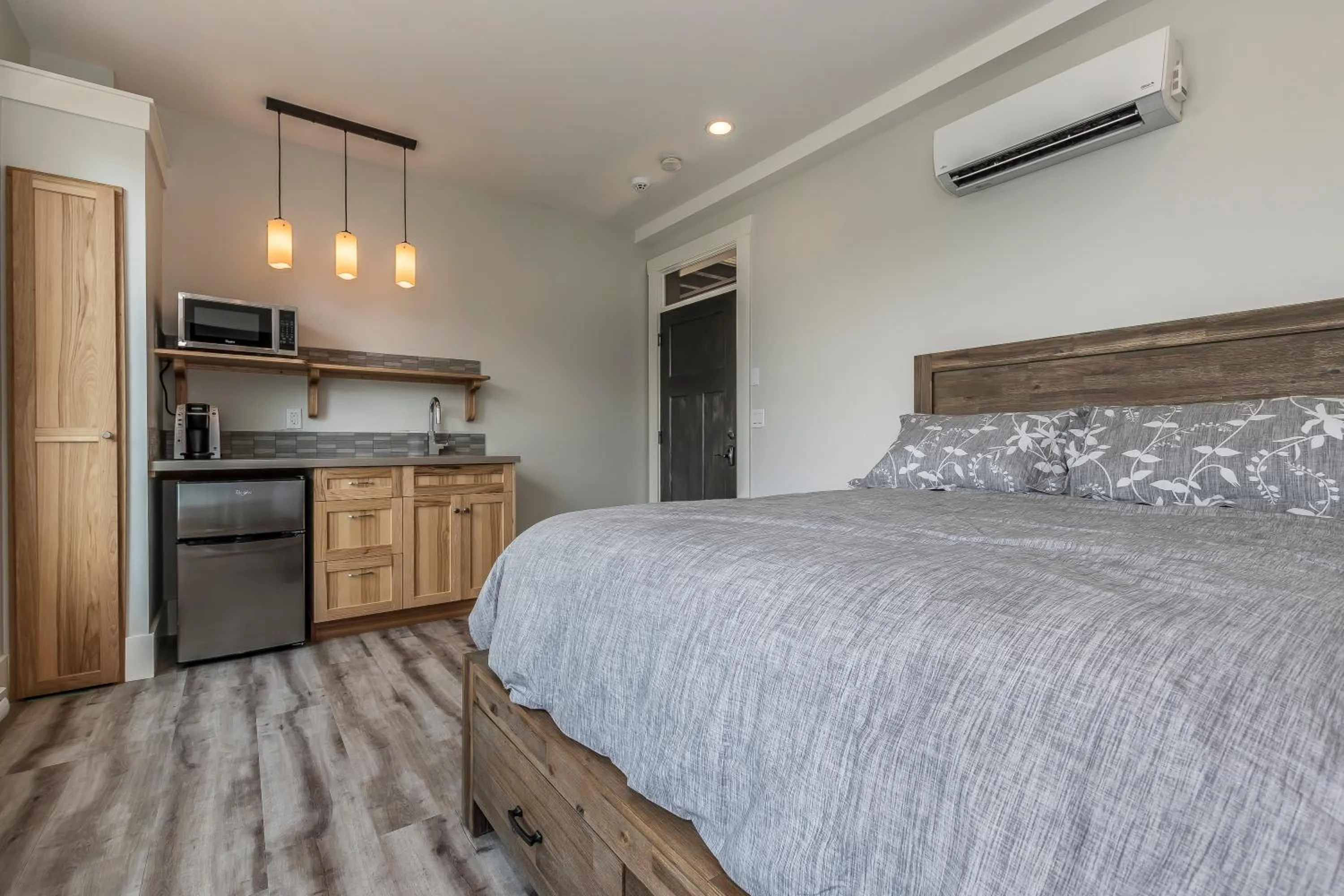 Bed in The Lodge on Harrison Lake