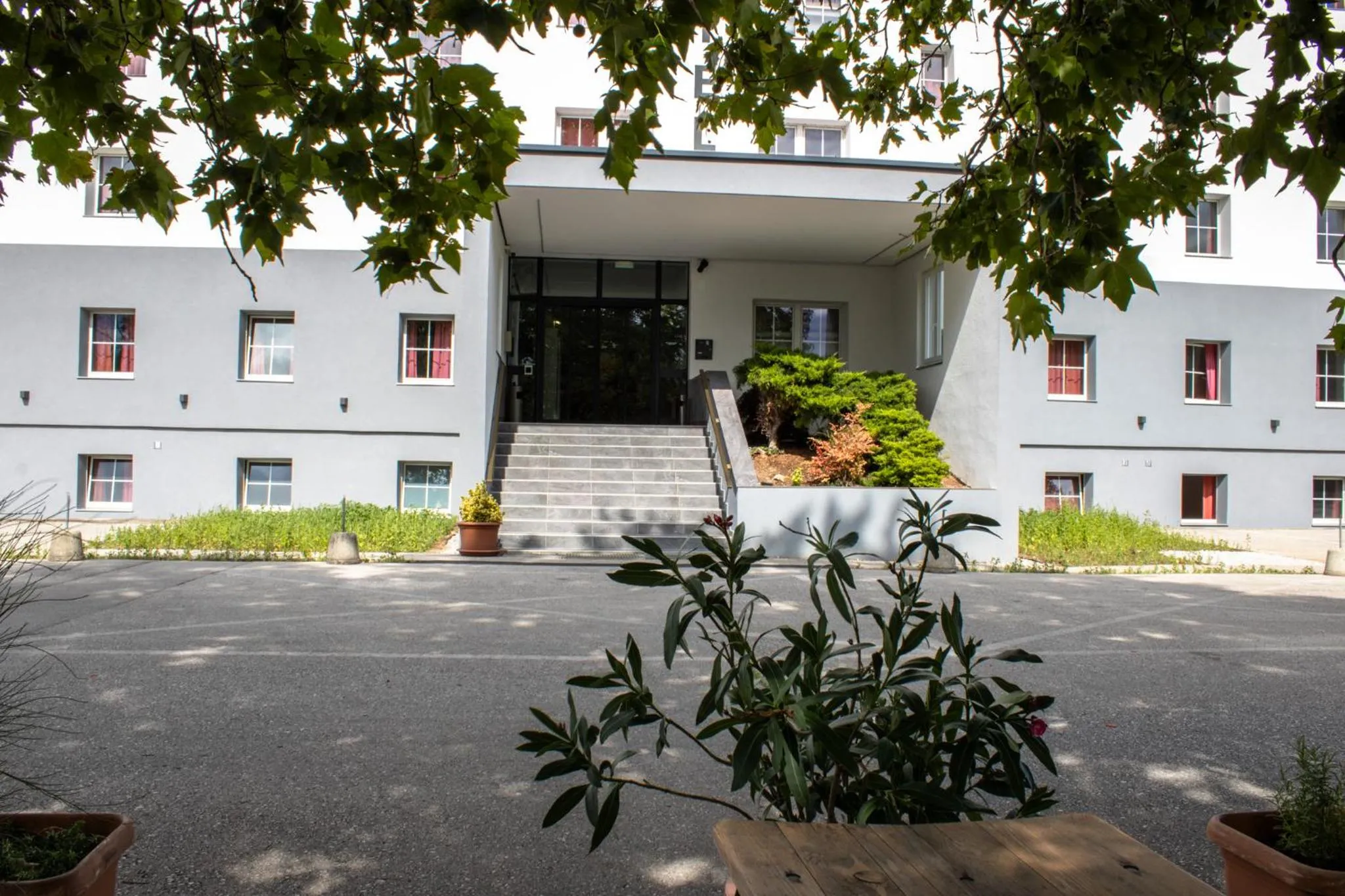 Facade/entrance in OEKOTEL Traiskirchen