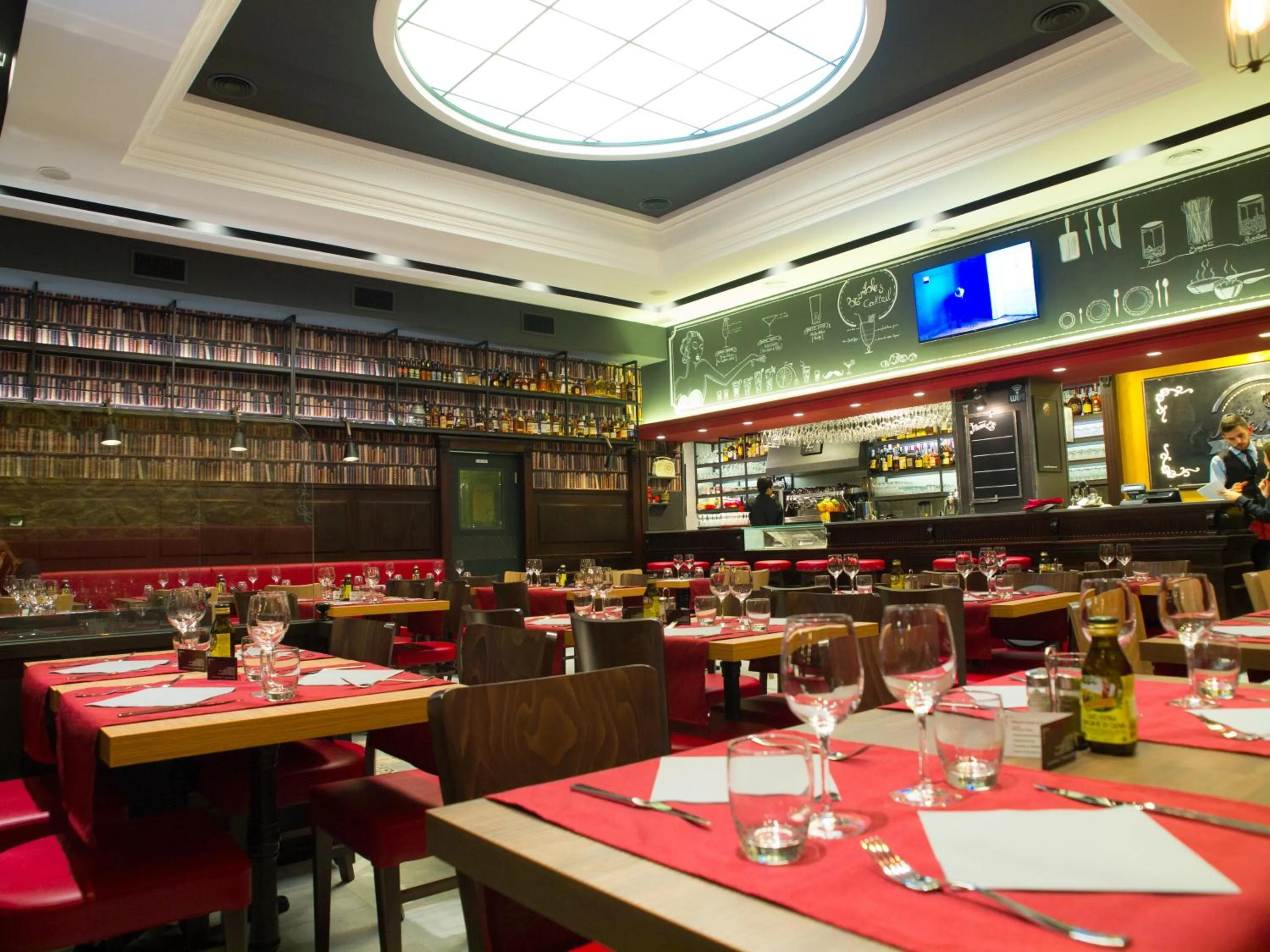 Restaurant/places to eat in Alessandro Palace & Bar