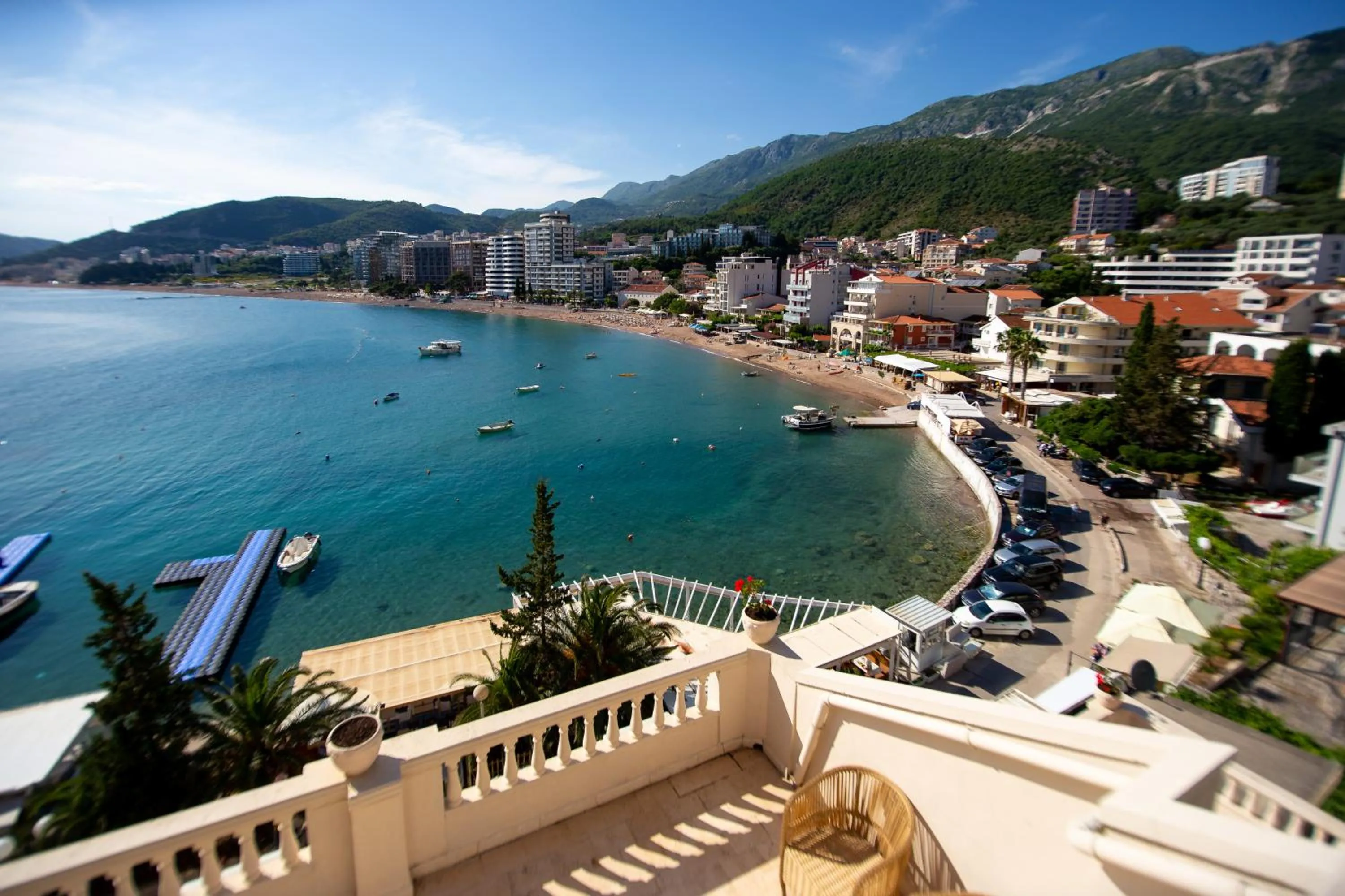 Day in New Hotel Kuč By Marvel