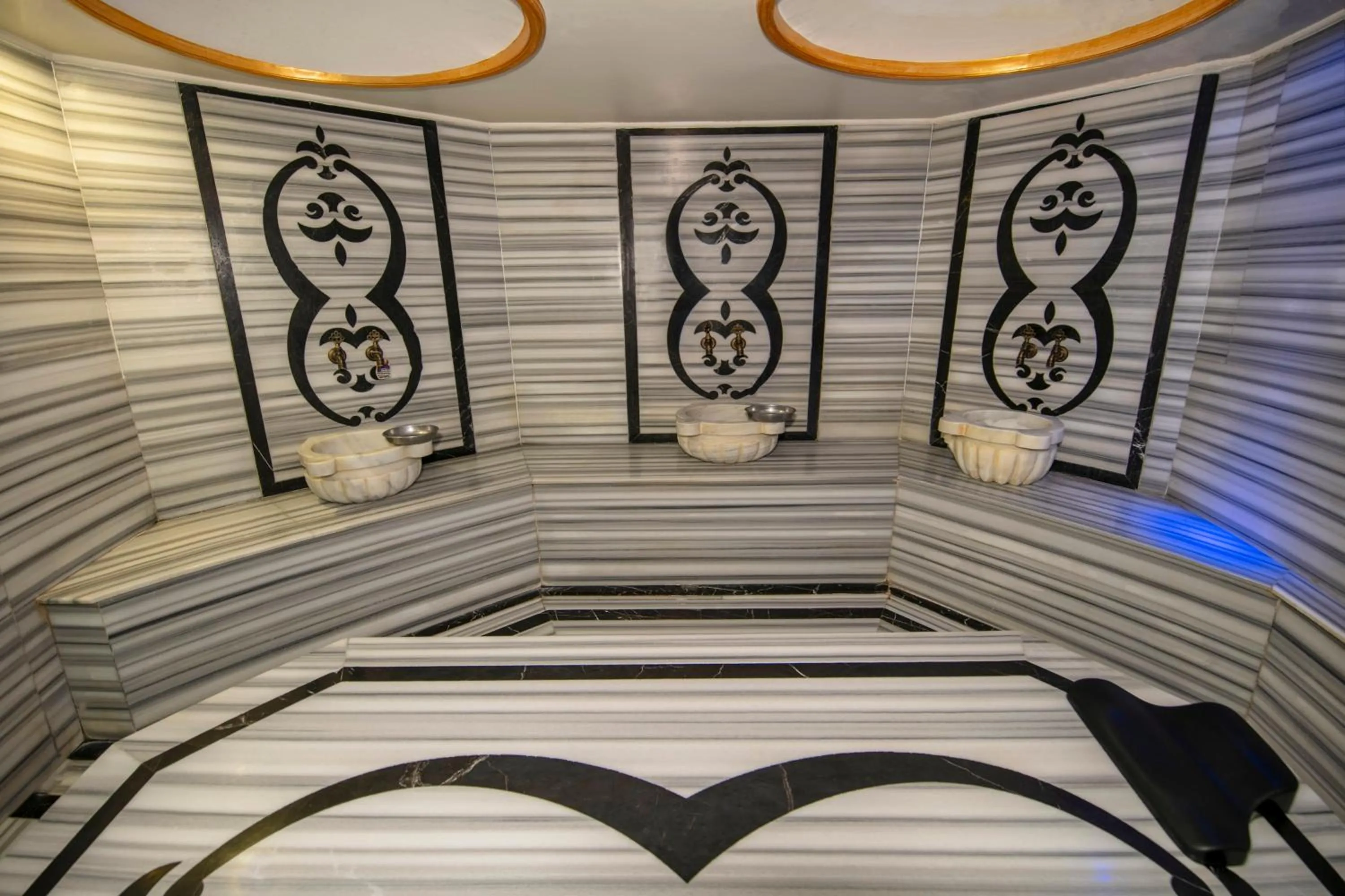 Public Bath in Tilia Hotel