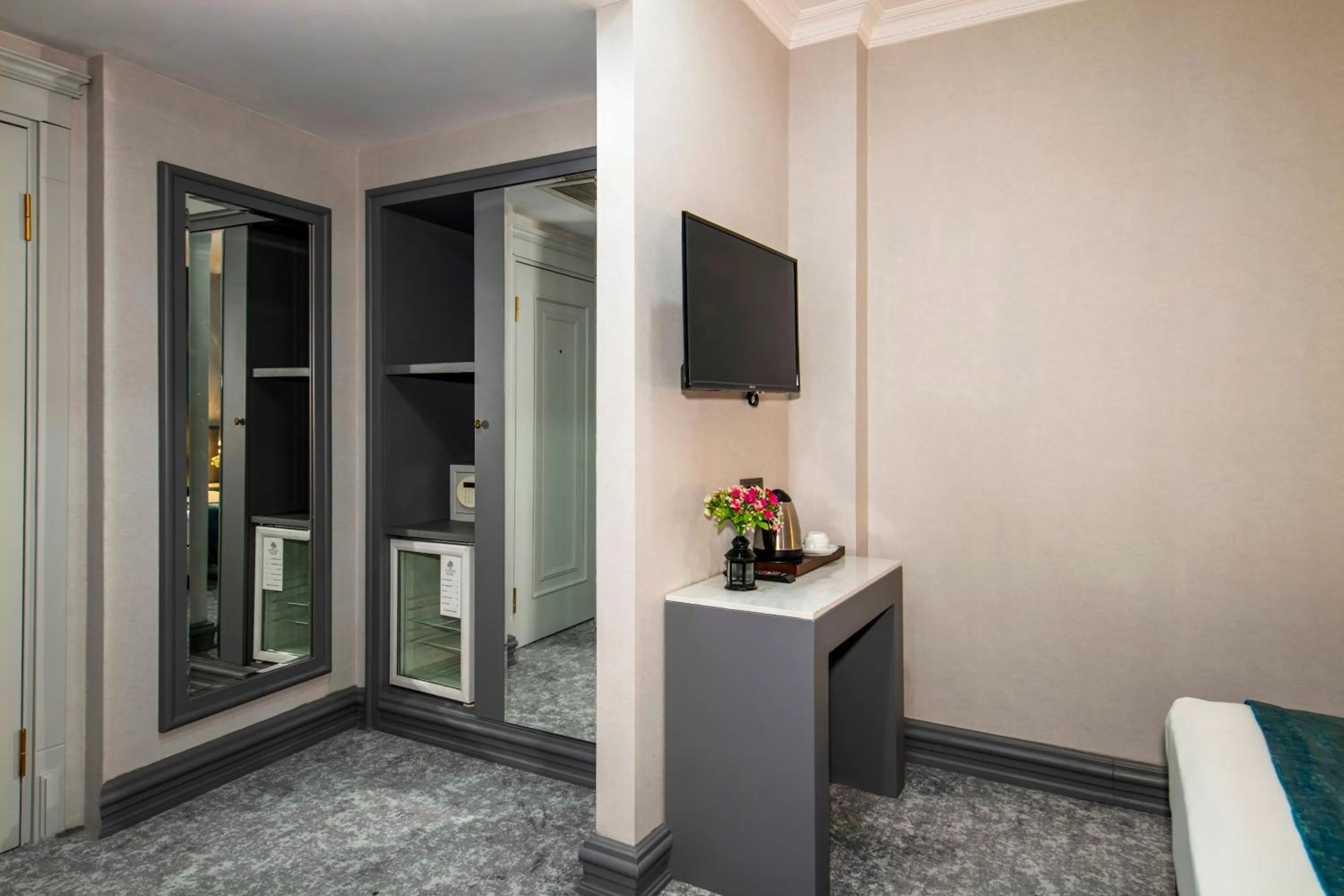 TV and multimedia in Tilia Hotel