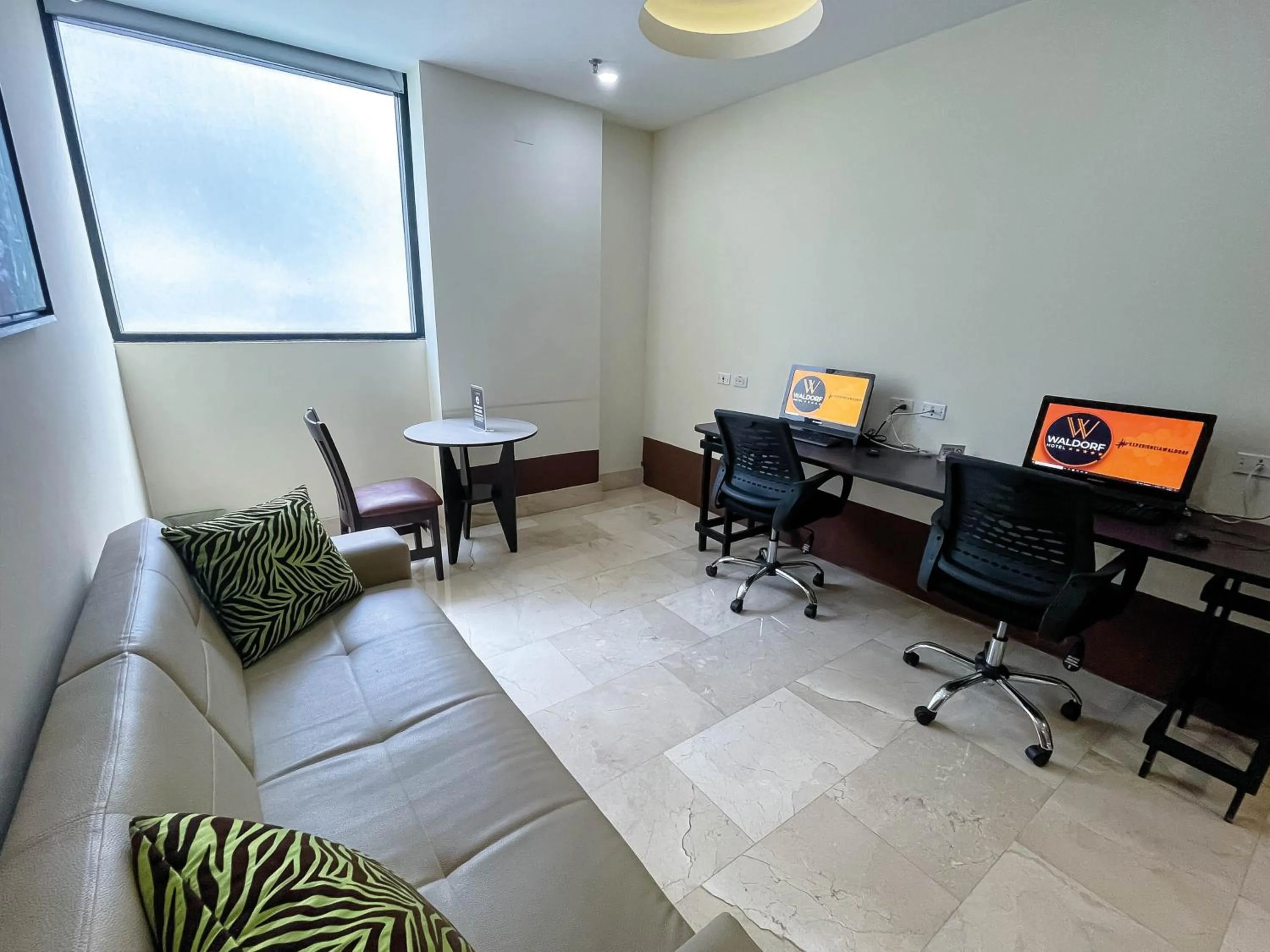 Business facilities in Waldorf Hotel