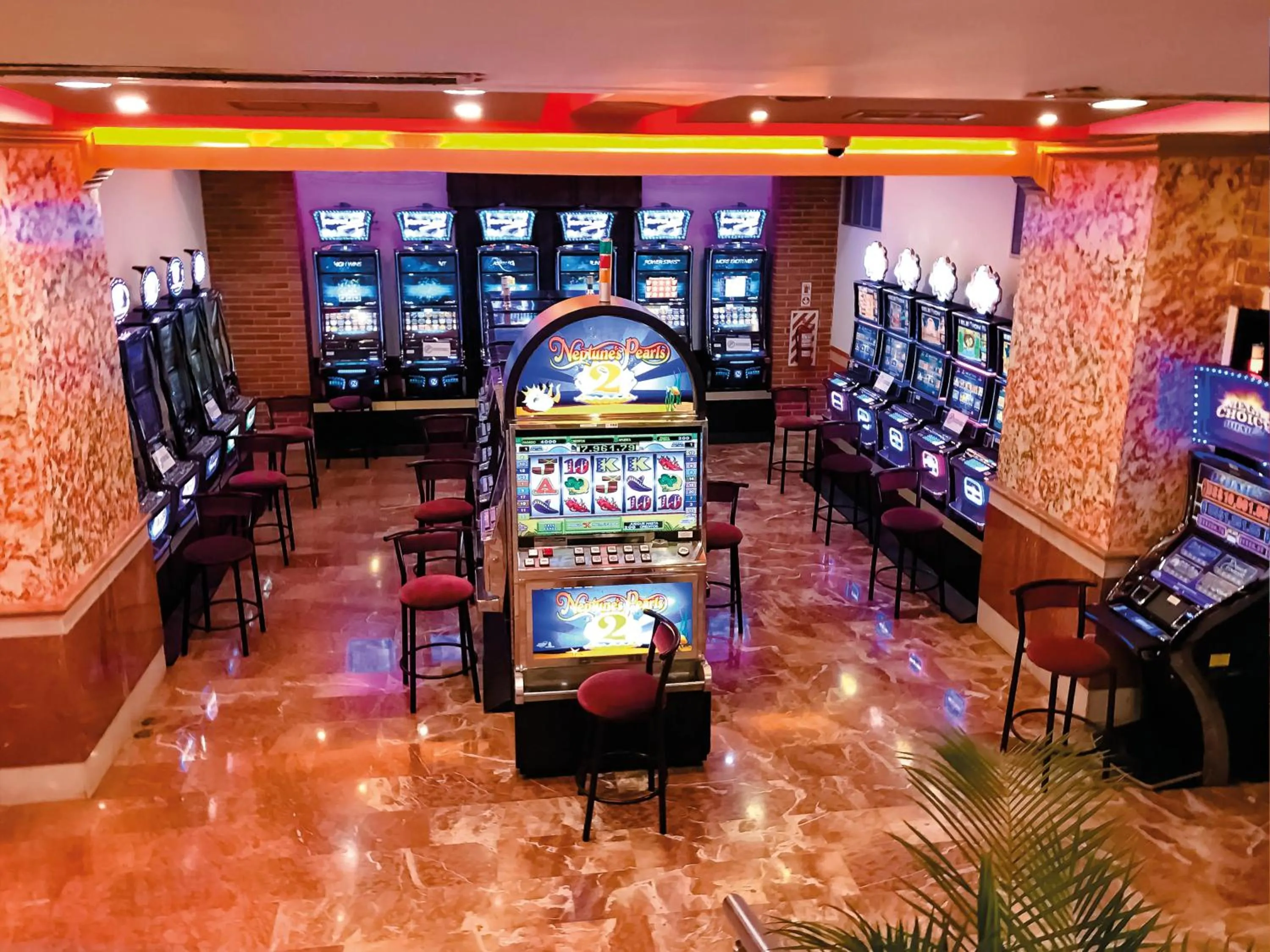 Casino in Waldorf Hotel