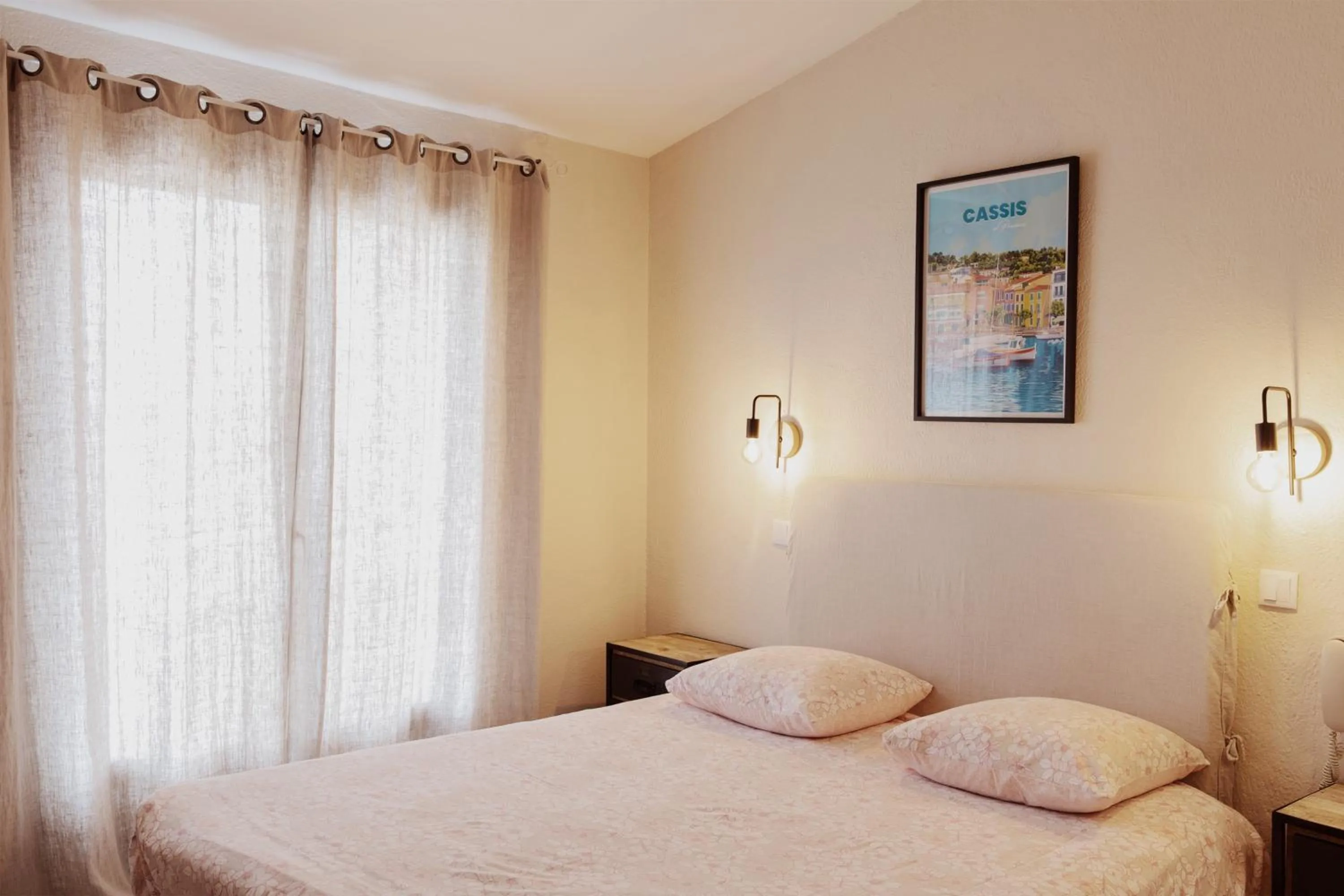 Bedroom, Bed in Coq Hotel