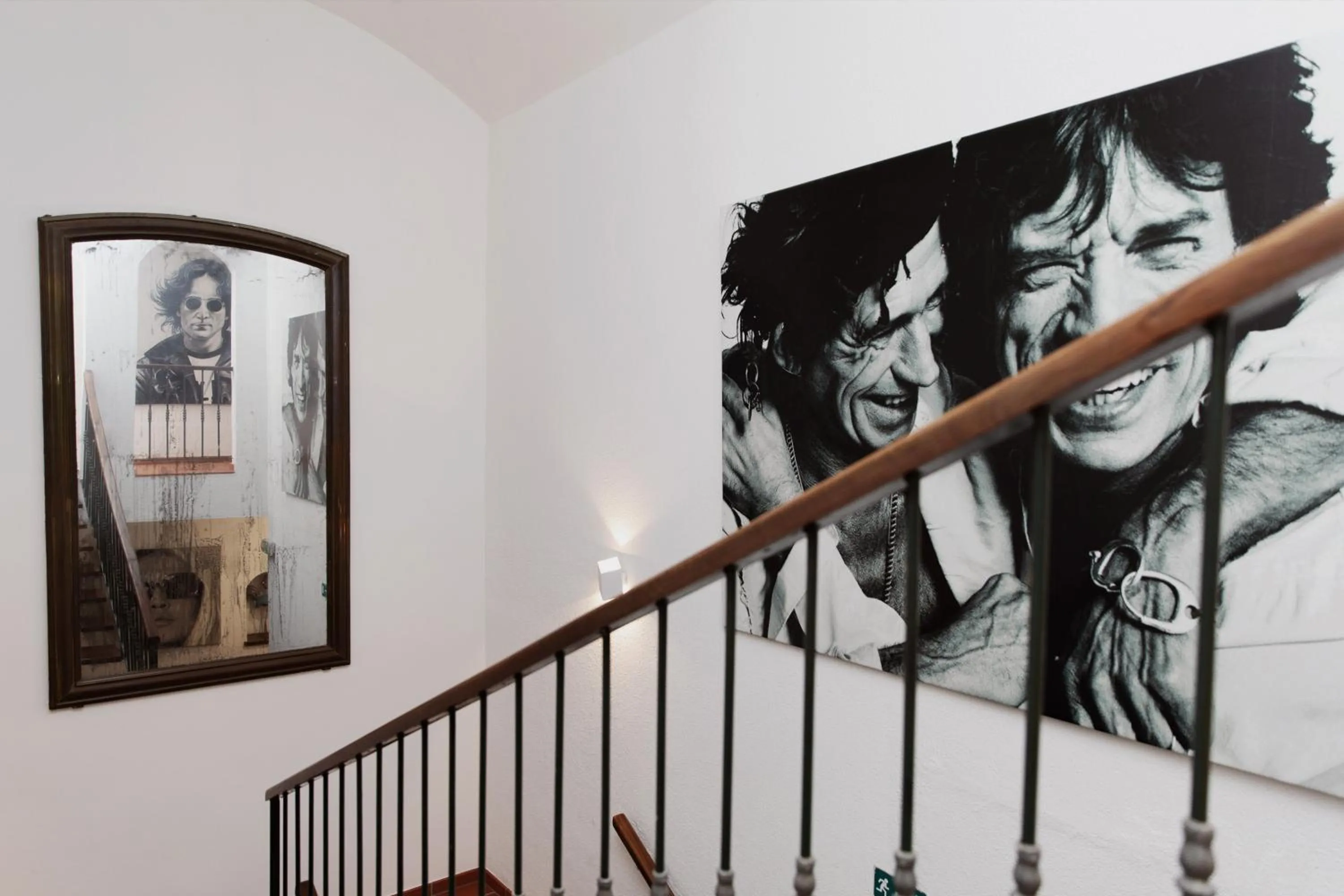 Property building in Coq Hotel