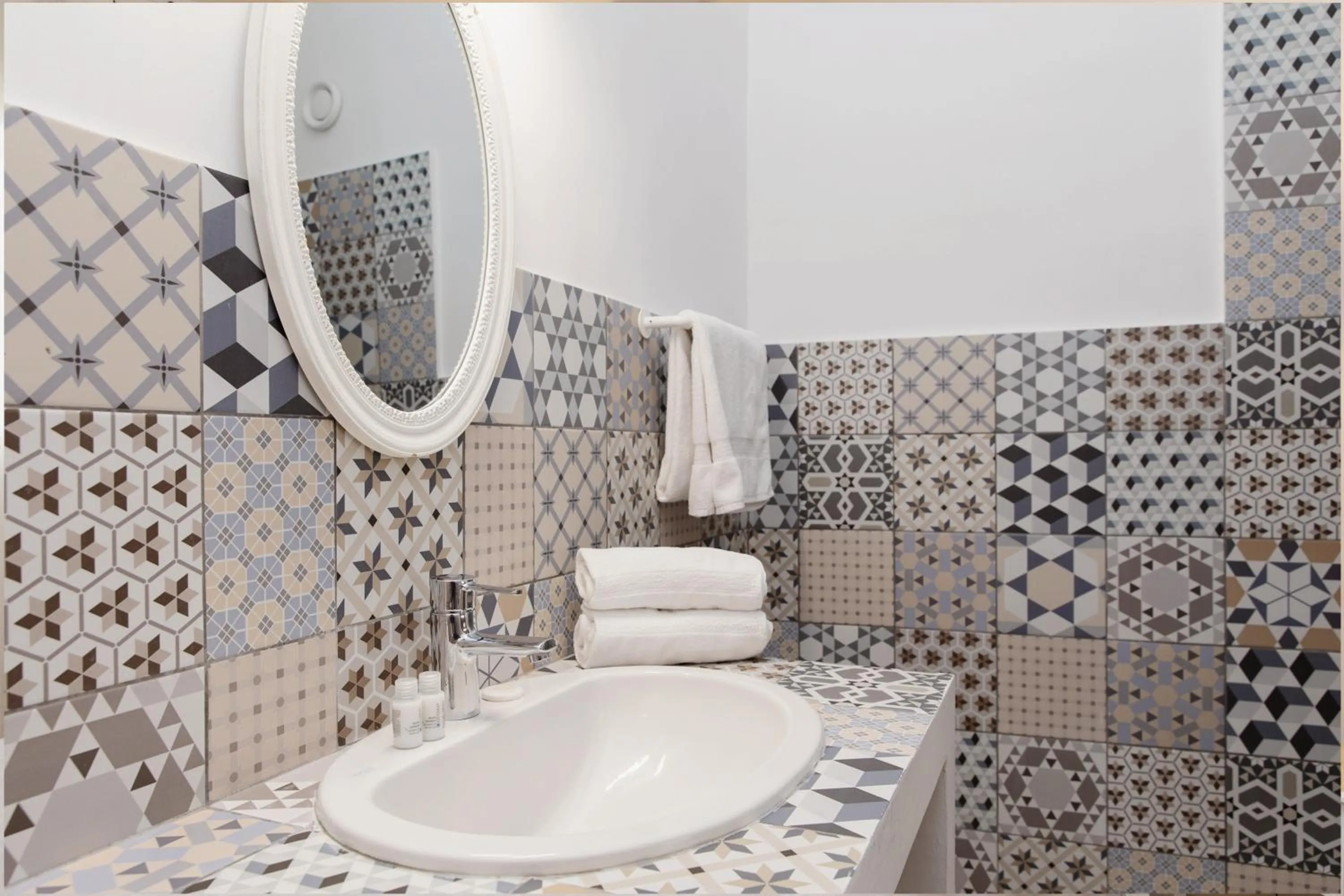 Bathroom in Coq Hotel