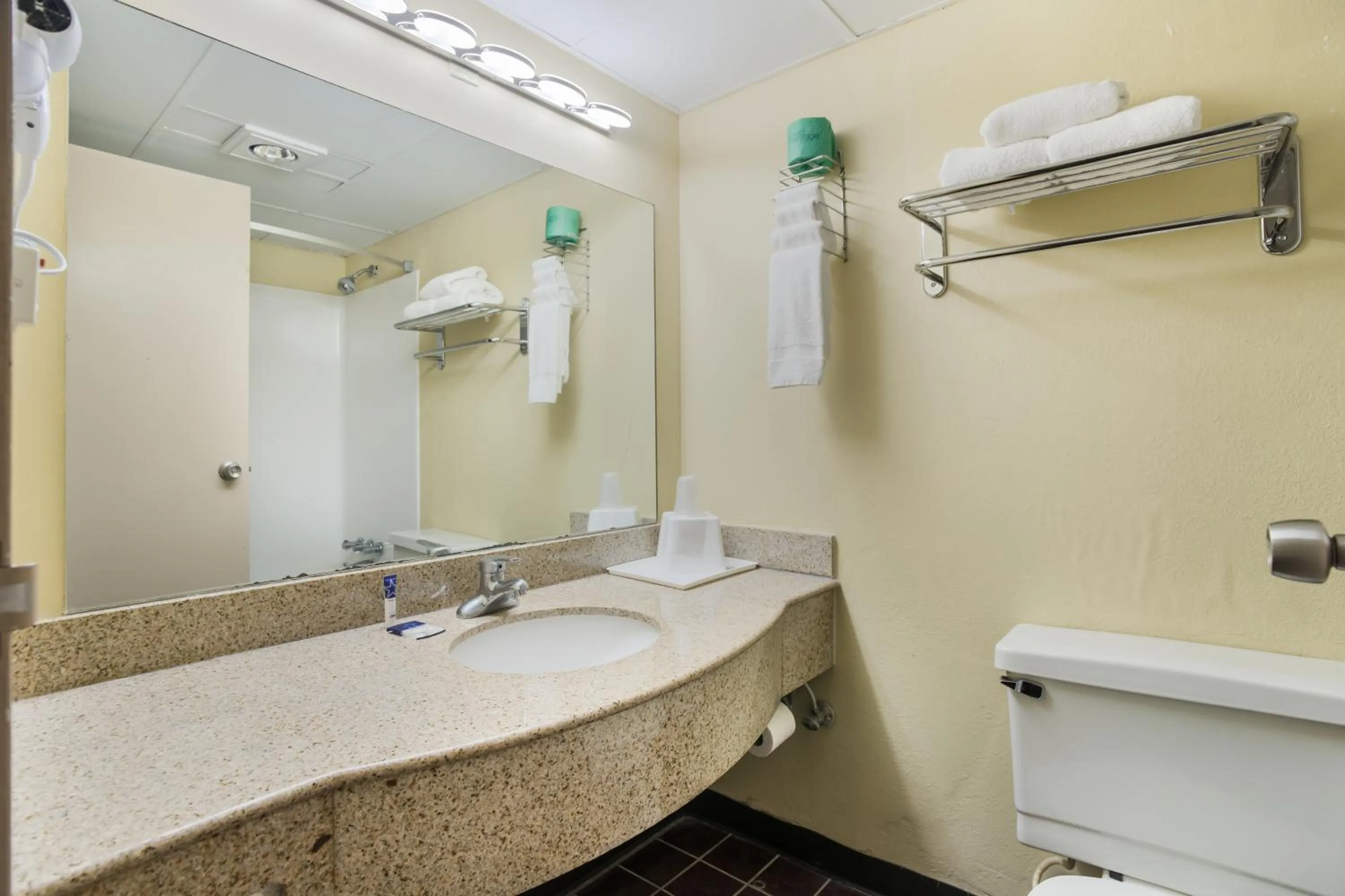 Bathroom in Americas Best Value Inn Tulsa I-44