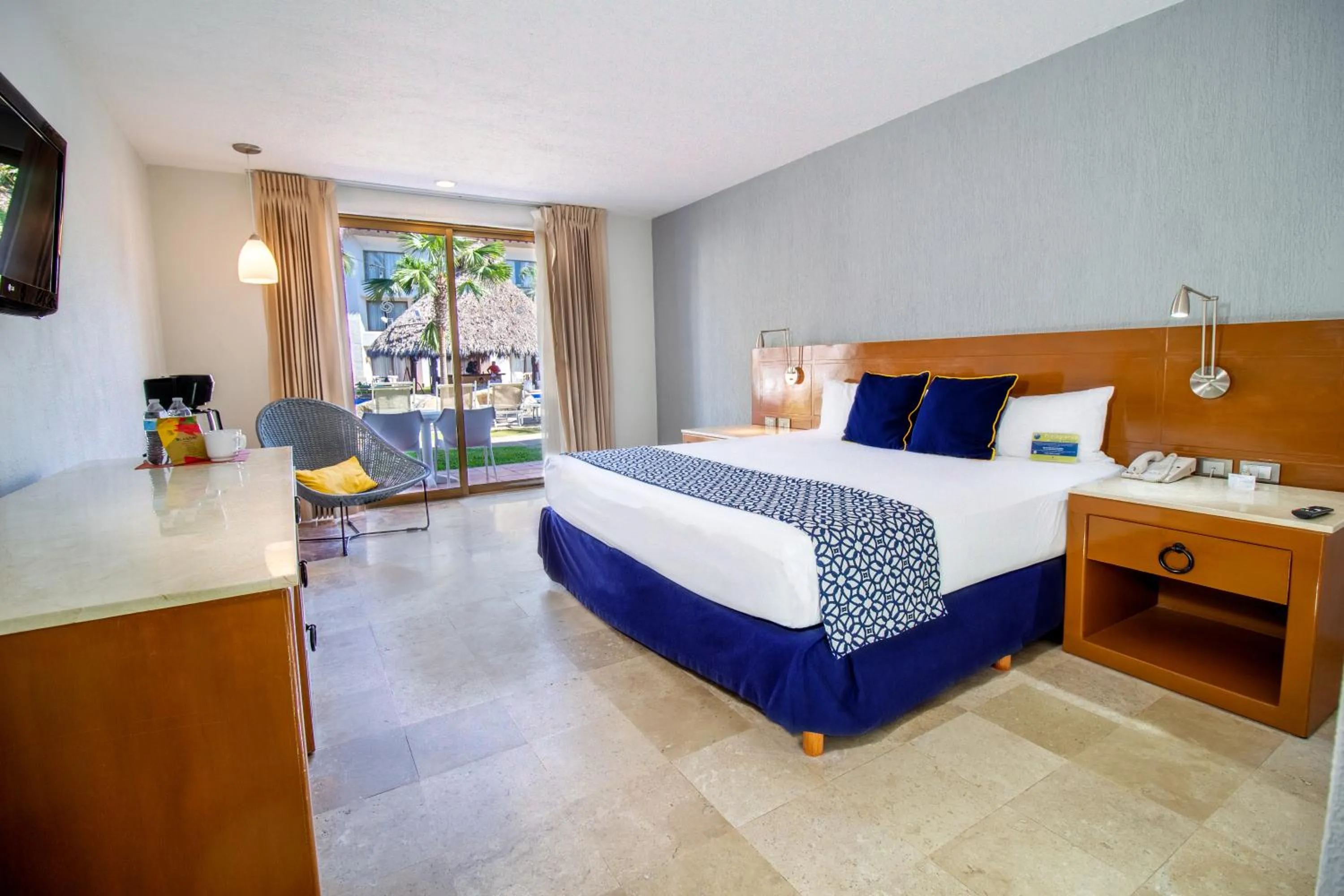 Garden view, Bed in Plaza Pelicanos Club Beach Resort All Inclusive