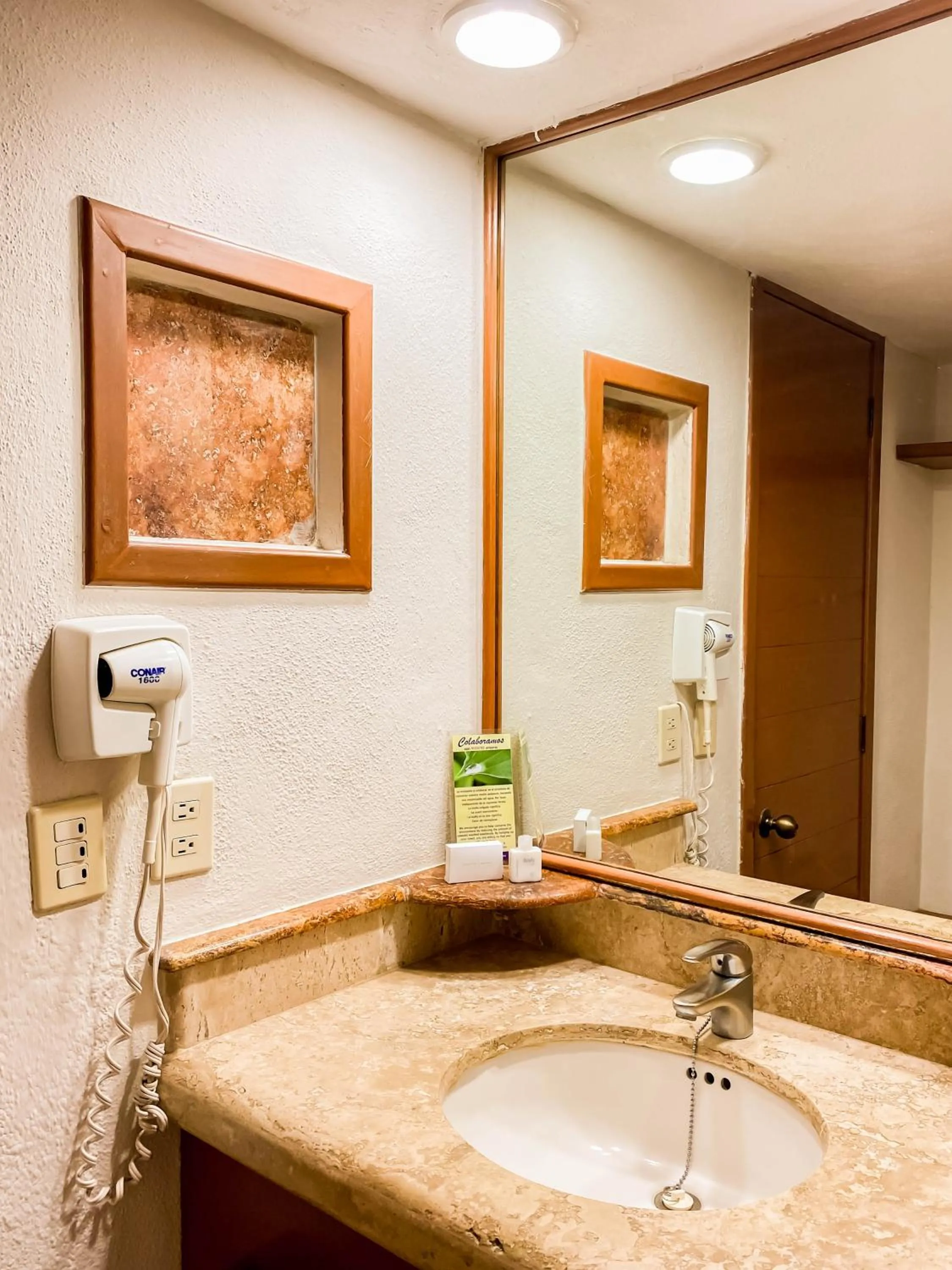 Bathroom in Plaza Pelicanos Club Beach Resort All Inclusive