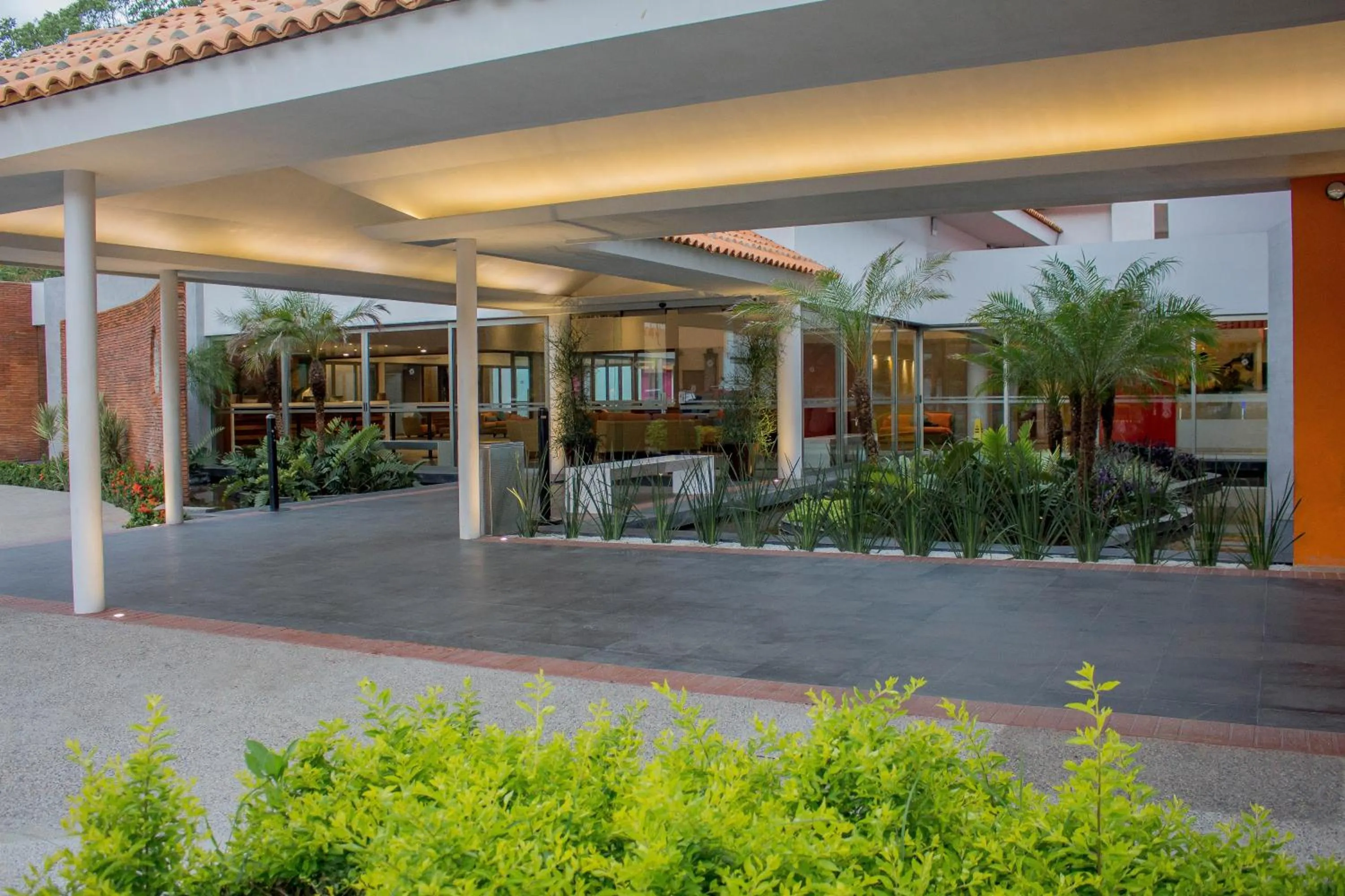 Facade/entrance in Plaza Pelicanos Club Beach Resort All Inclusive