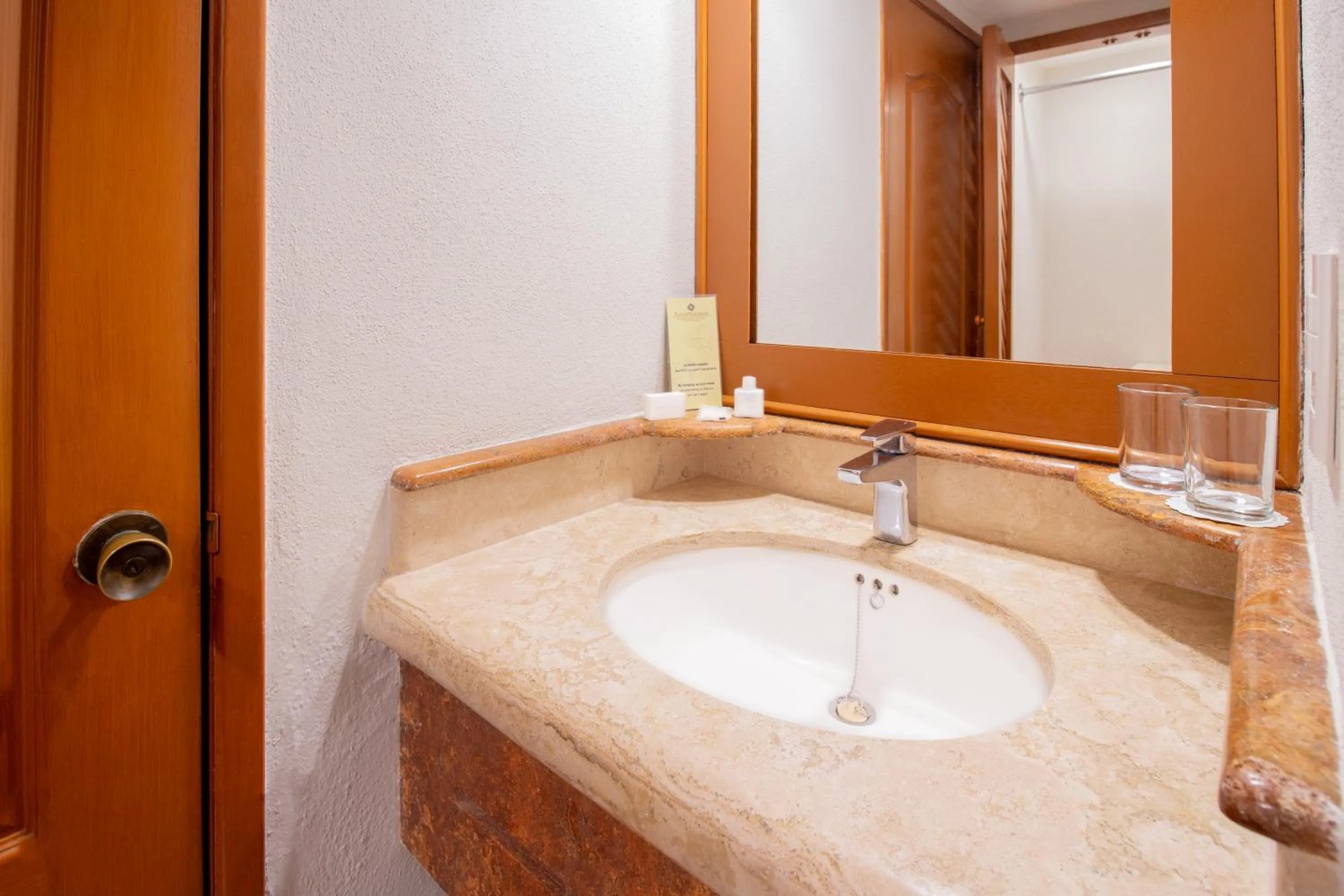 Bathroom in Plaza Pelicanos Club Beach Resort All Inclusive