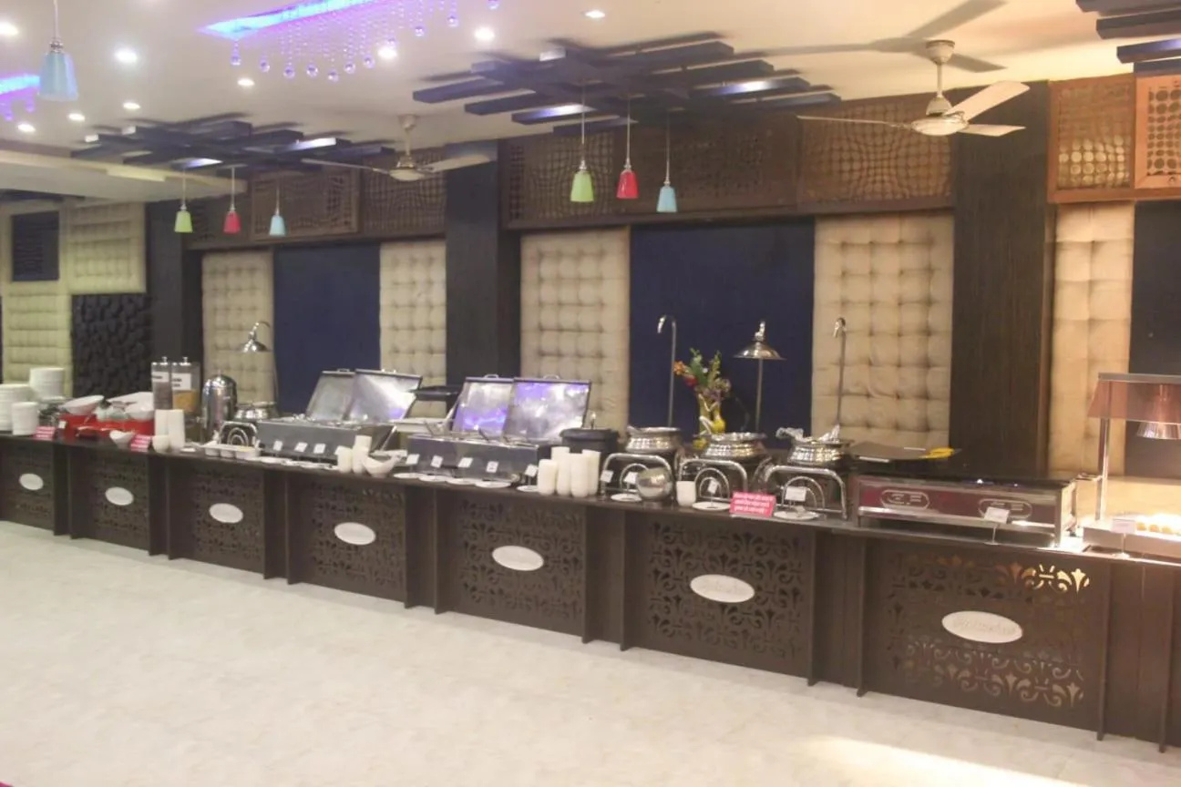 Restaurant/places to eat in Vijan Palace