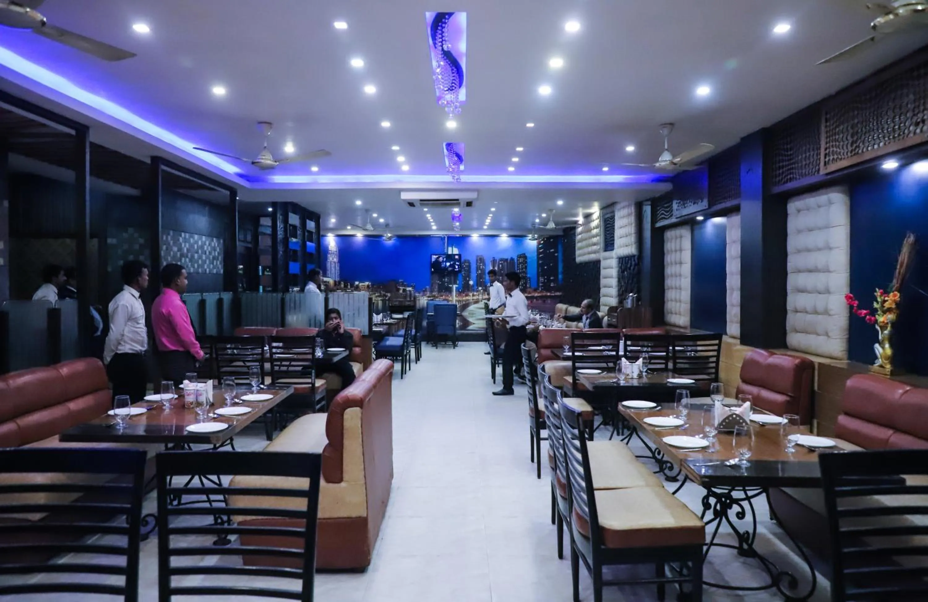 Restaurant/places to eat in Vijan Palace