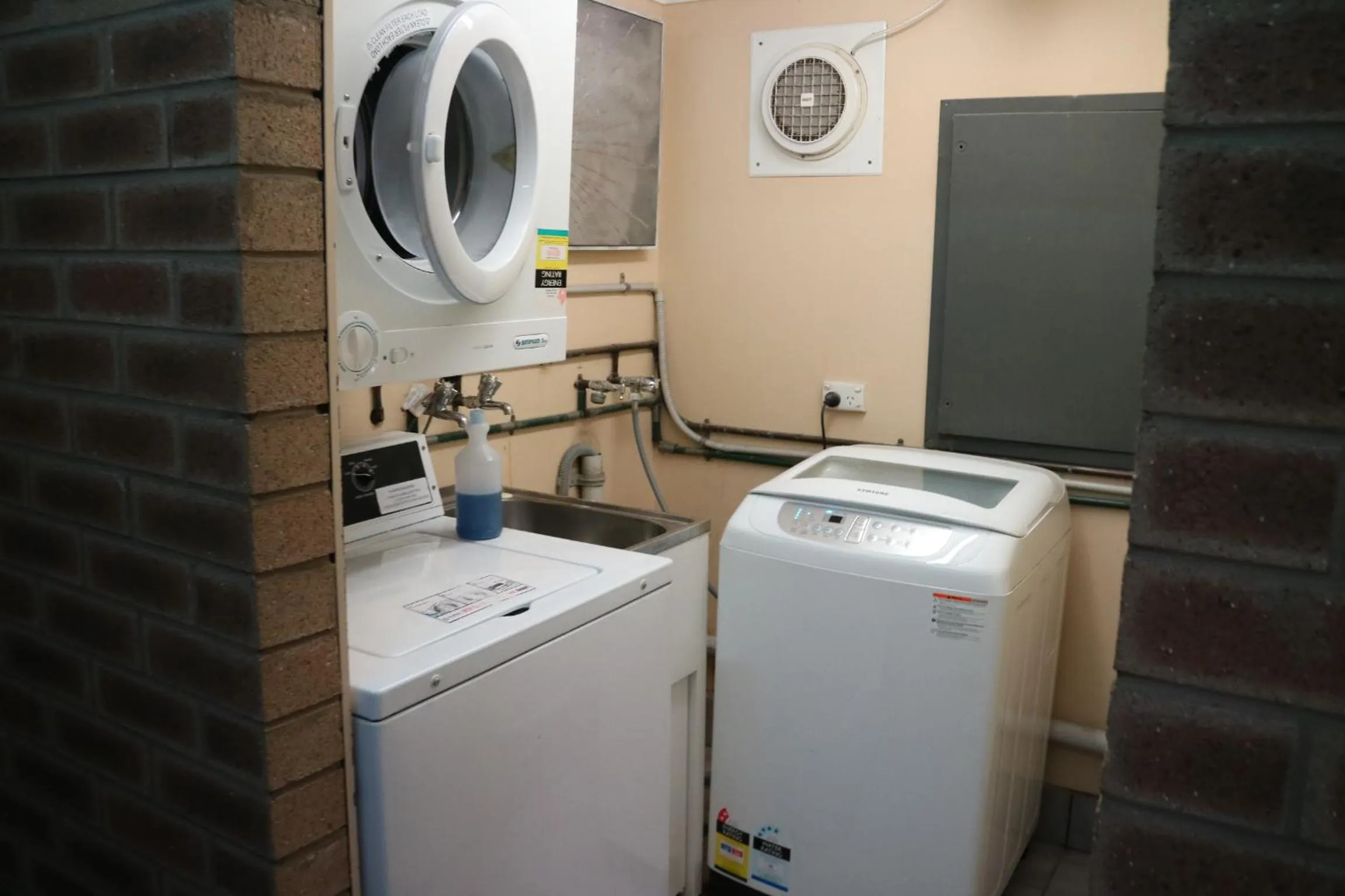 laundry in Corowa Golf Club Motel