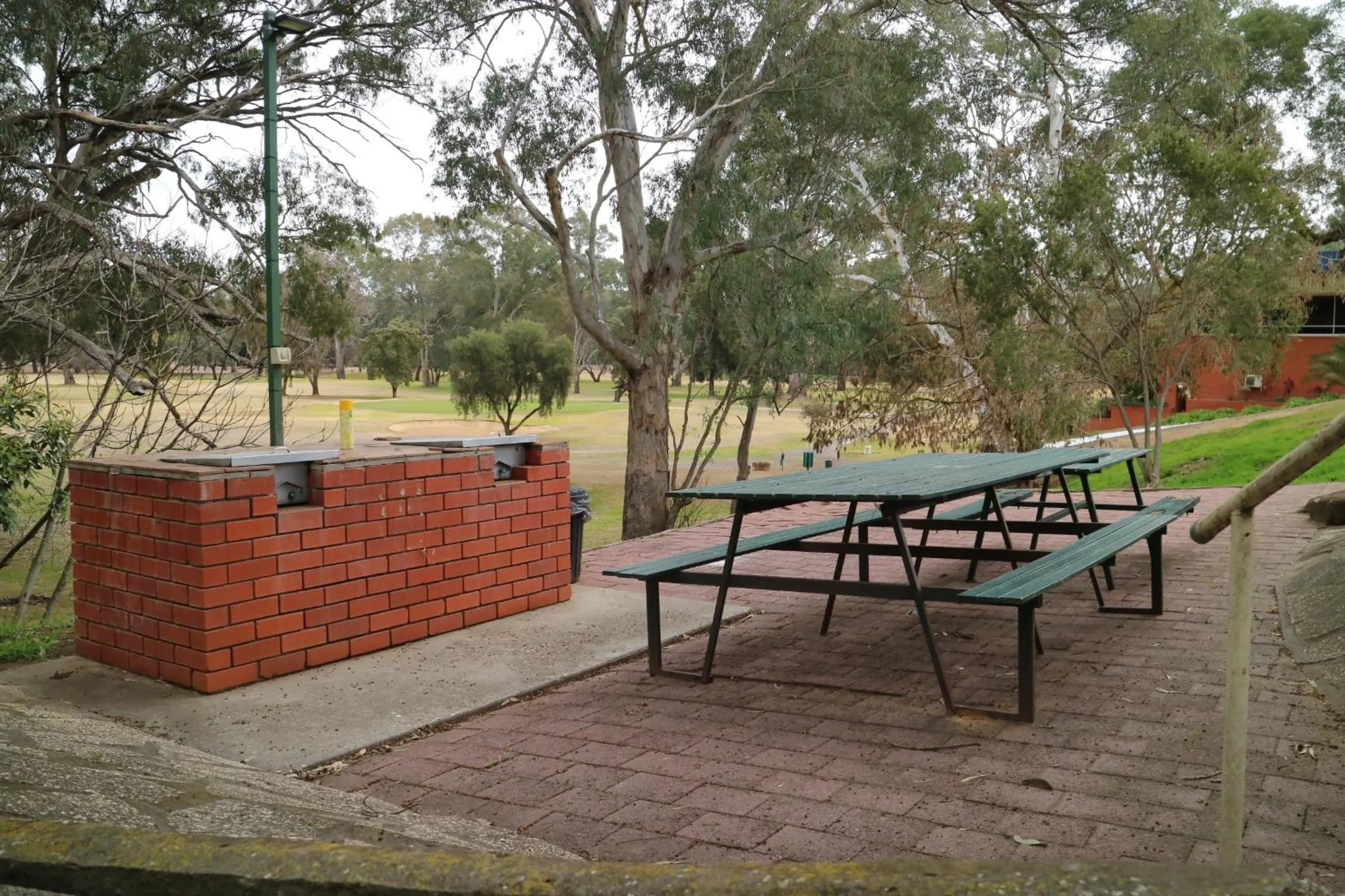 BBQ facilities in Corowa Golf Club Motel